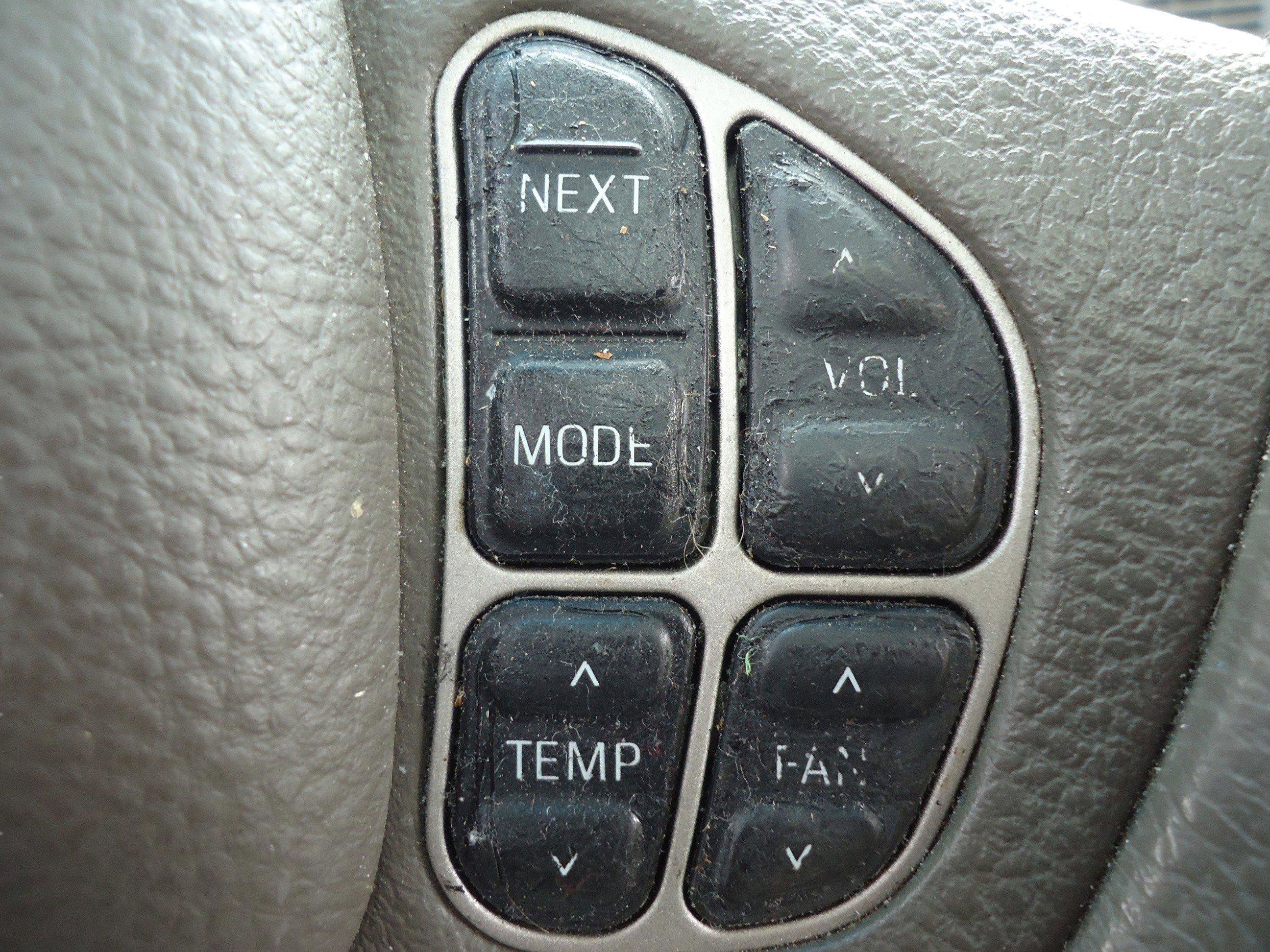 Used 2003 Lincoln Town Car Cartier image 18