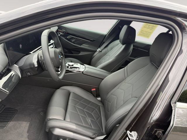 Certified 2026 BMW 530i xDrive w/ Premium Package AWD/4WD image 9