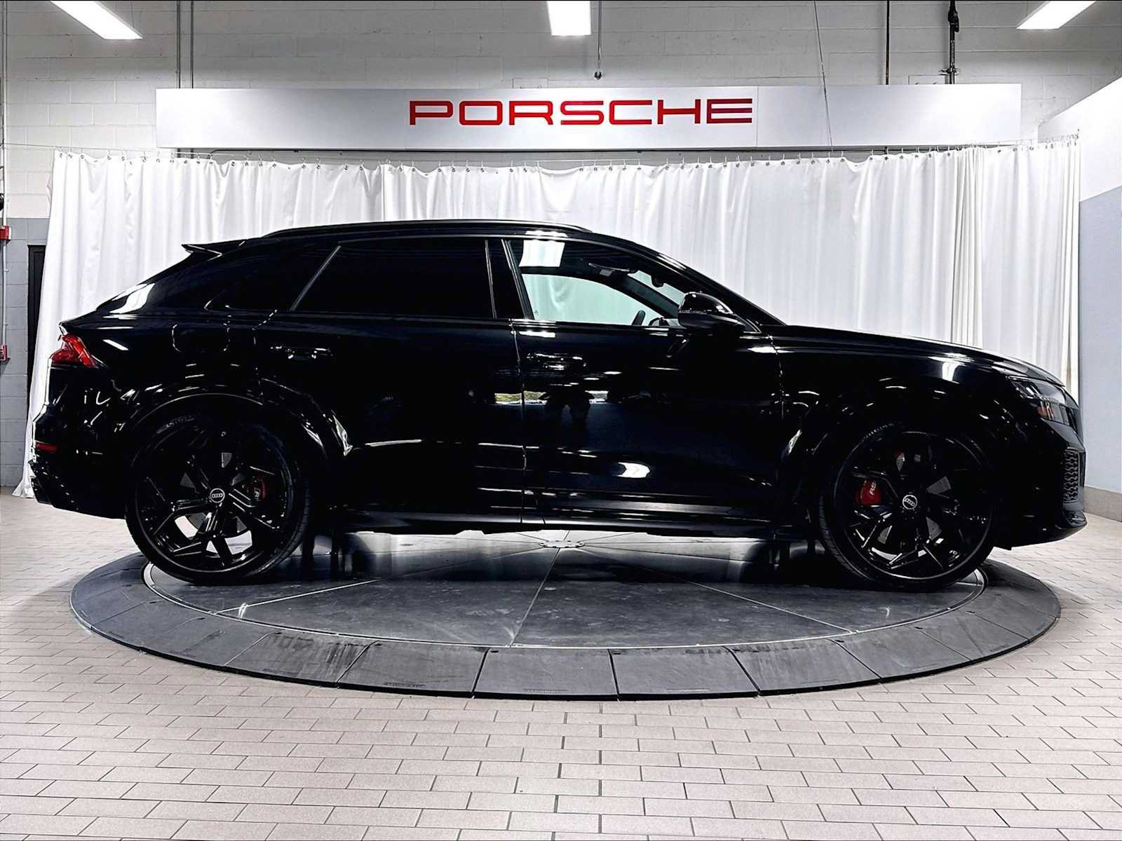 Used 2022 Audi RS Q8 AWD/4WD image 10