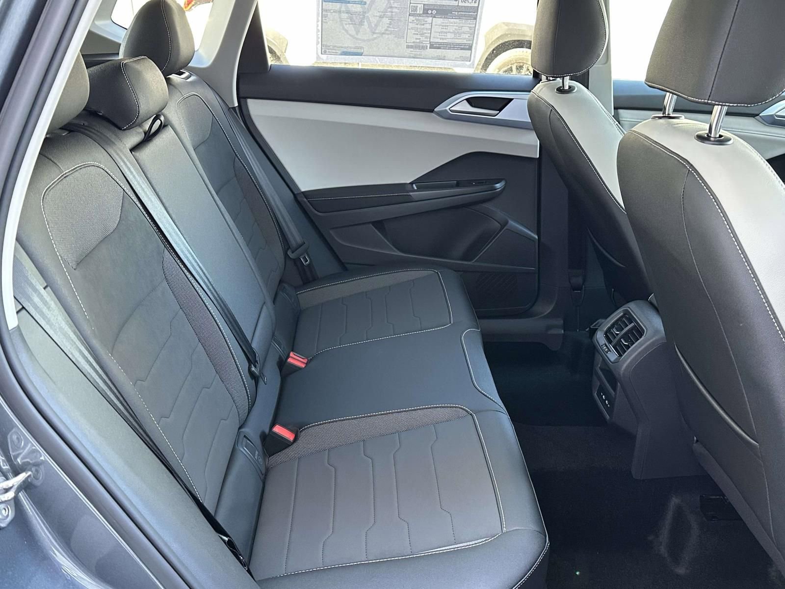 New 2026 Volkswagen Taos SE image 15