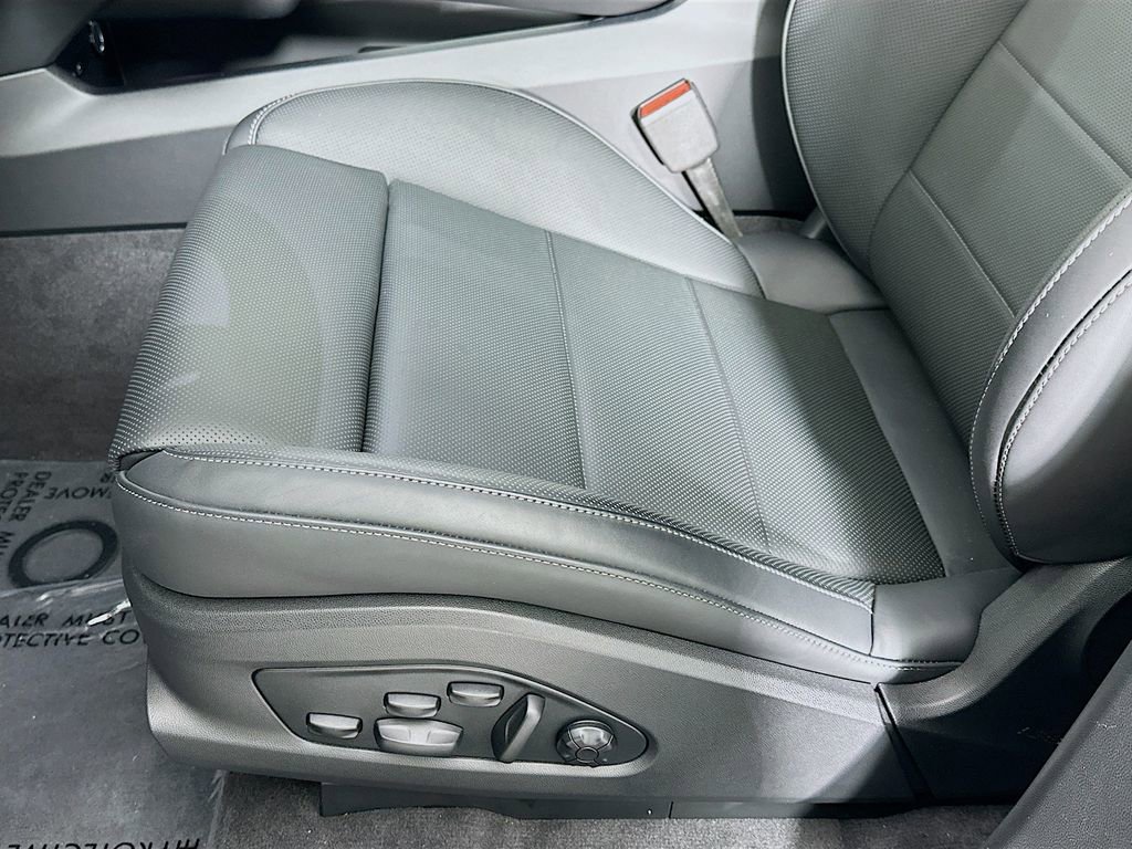 New 2025 Porsche Macan Turbo Electric image 22