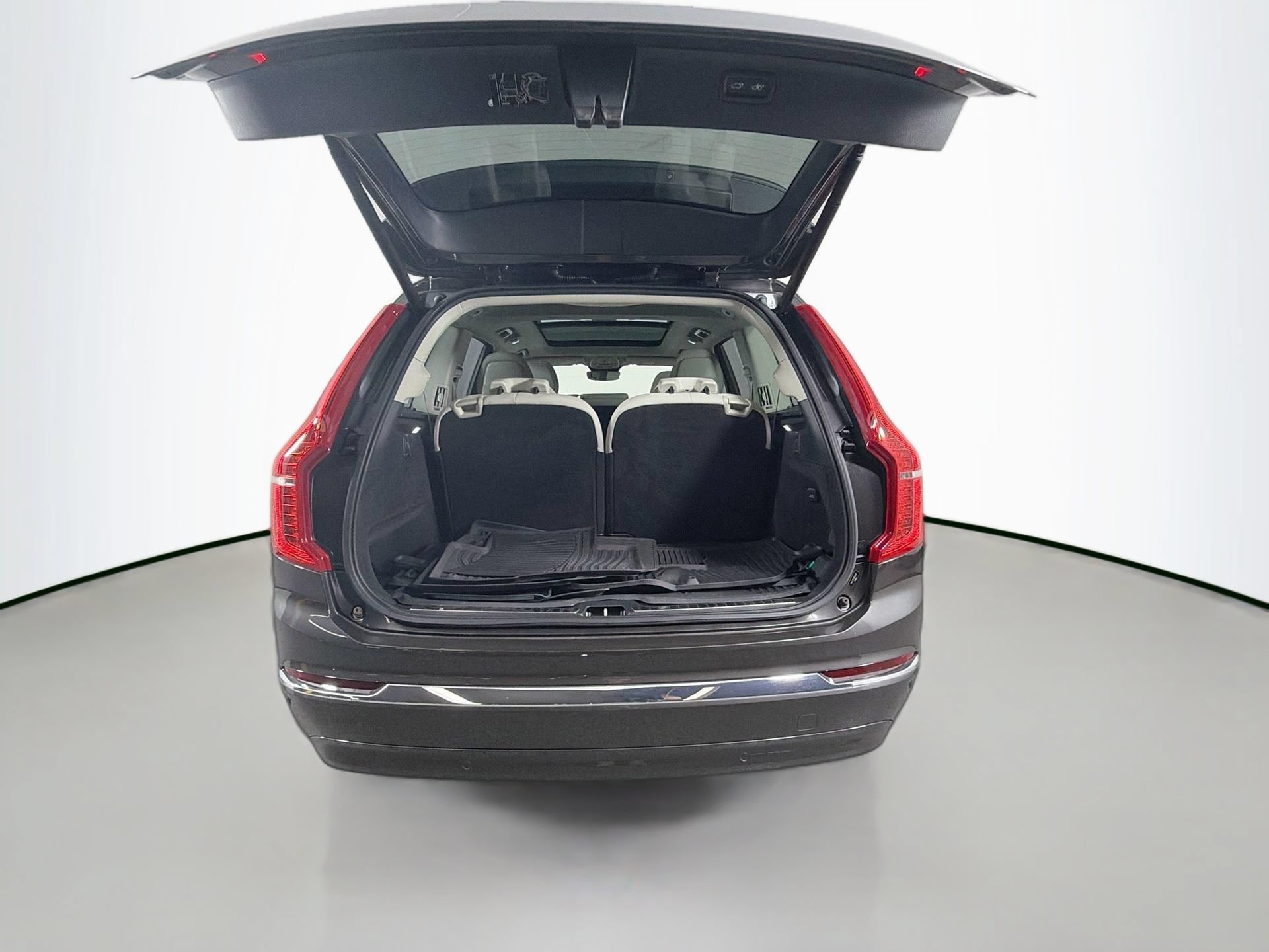 Certified 2024 Volvo XC90 B5 Plus w/ Protection Package AWD/4WD image 26