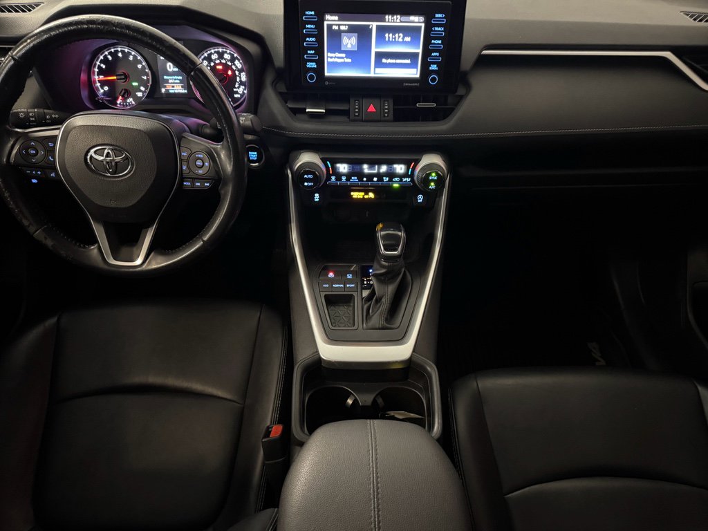 Used 2020 Toyota RAV4 XLE Premium image 21
