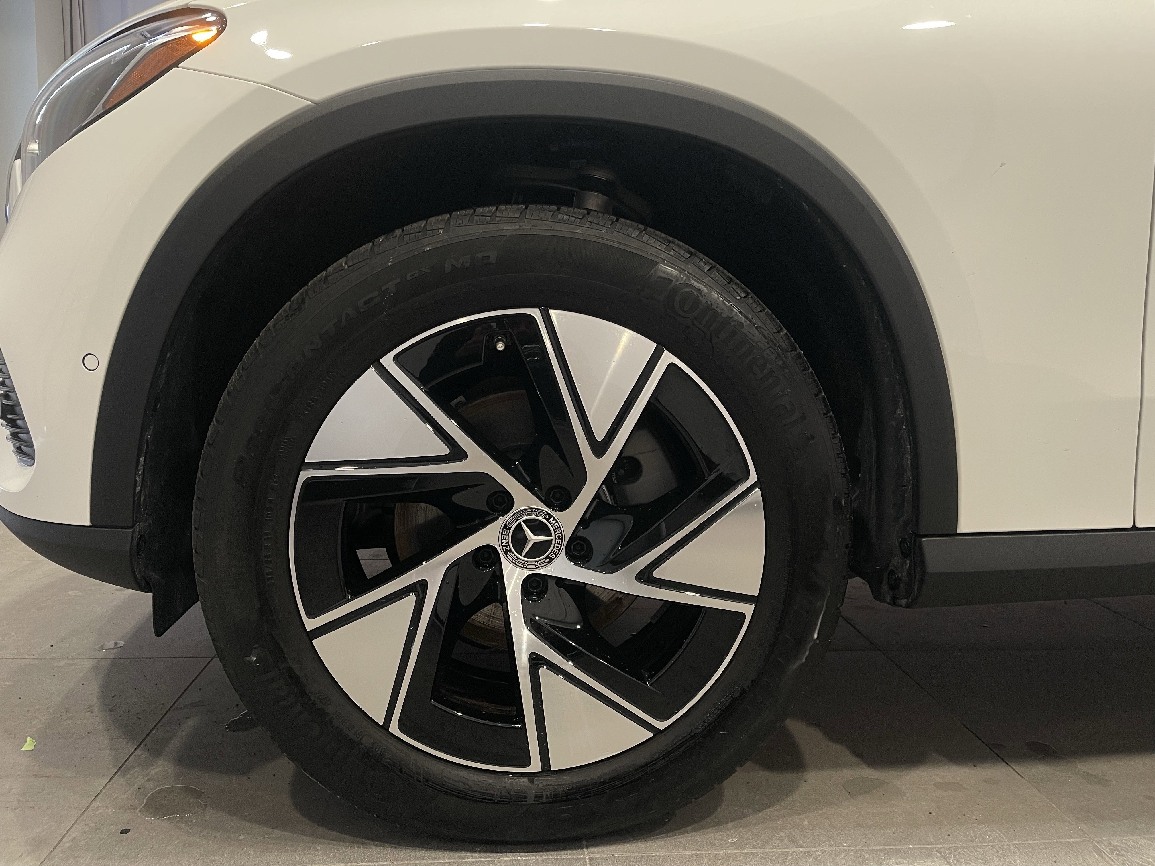 Used 2024 Mercedes-Benz GLC 300 4MATIC image 7