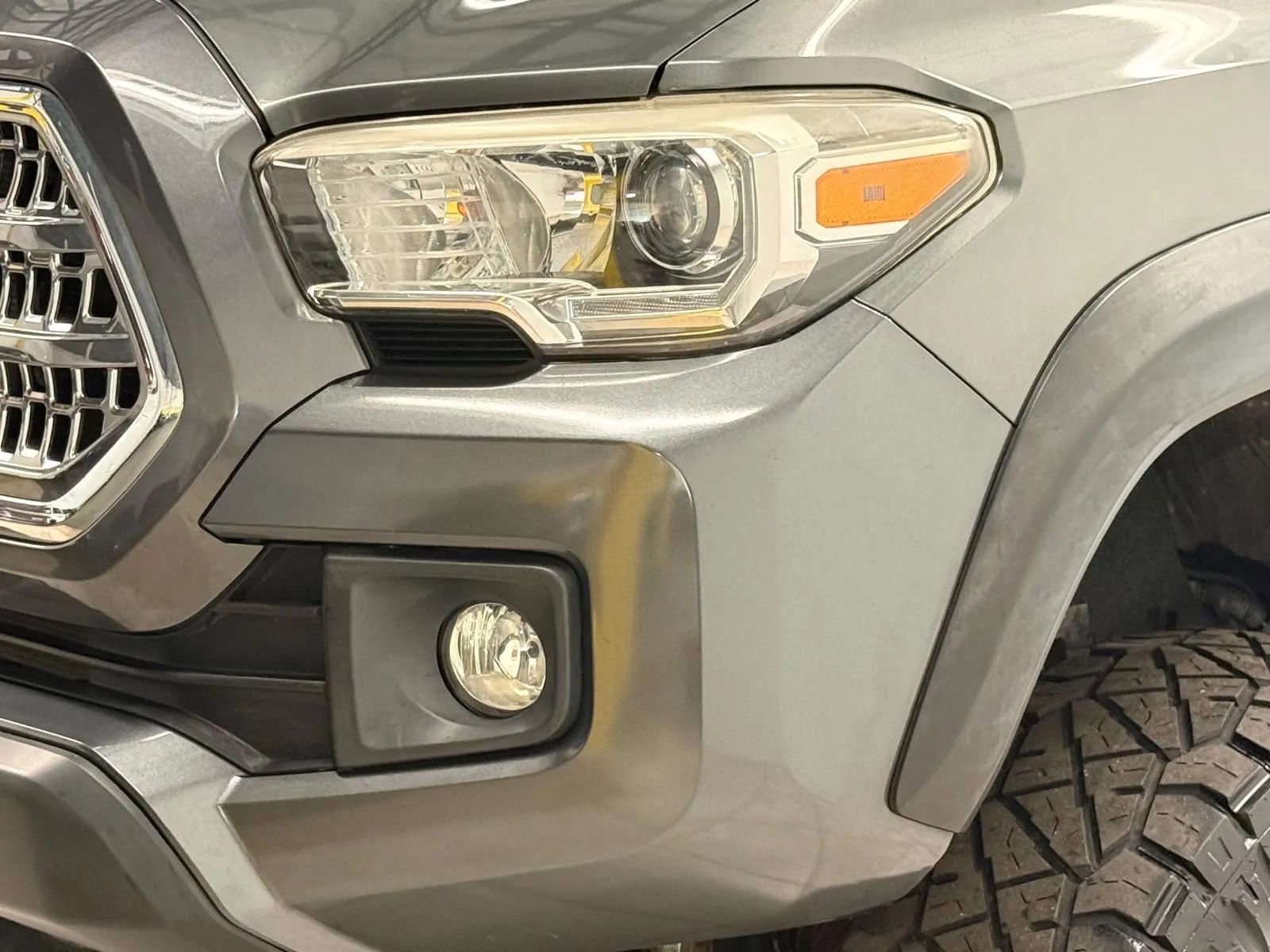 Used 2016 Toyota Tacoma TRD Off-Road AWD/4WD image 6