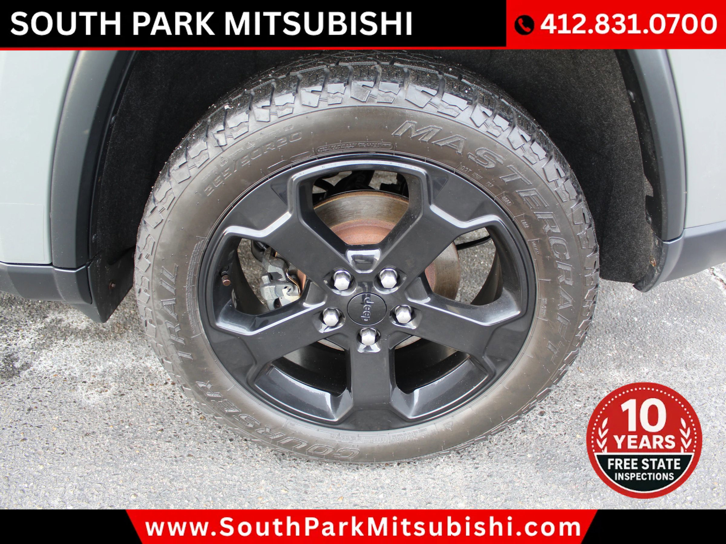 Used 2019 Jeep Grand Cherokee Laredo image 26