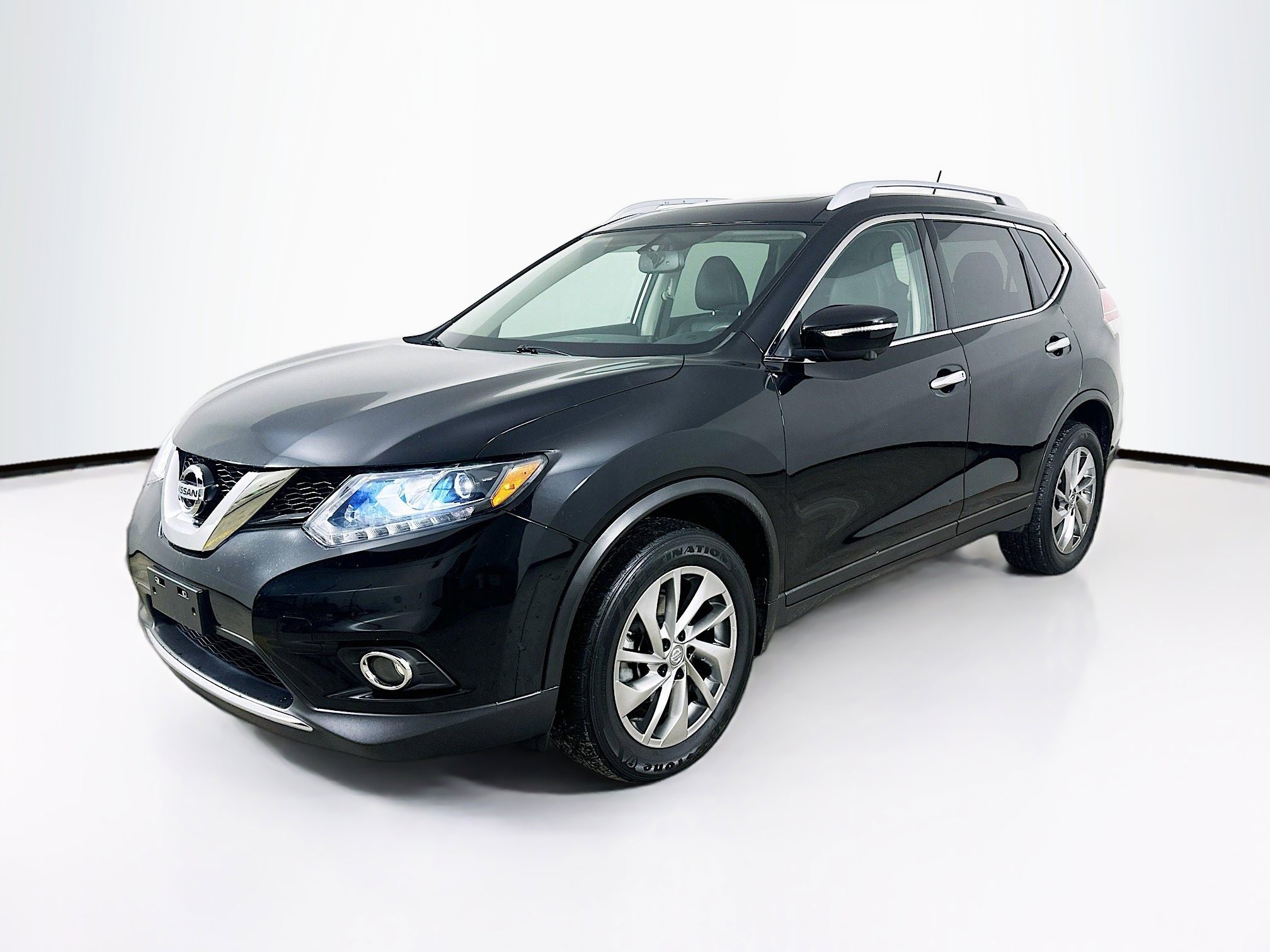 Used 2015 Nissan Rogue SL w/ SL Premium Package image 1