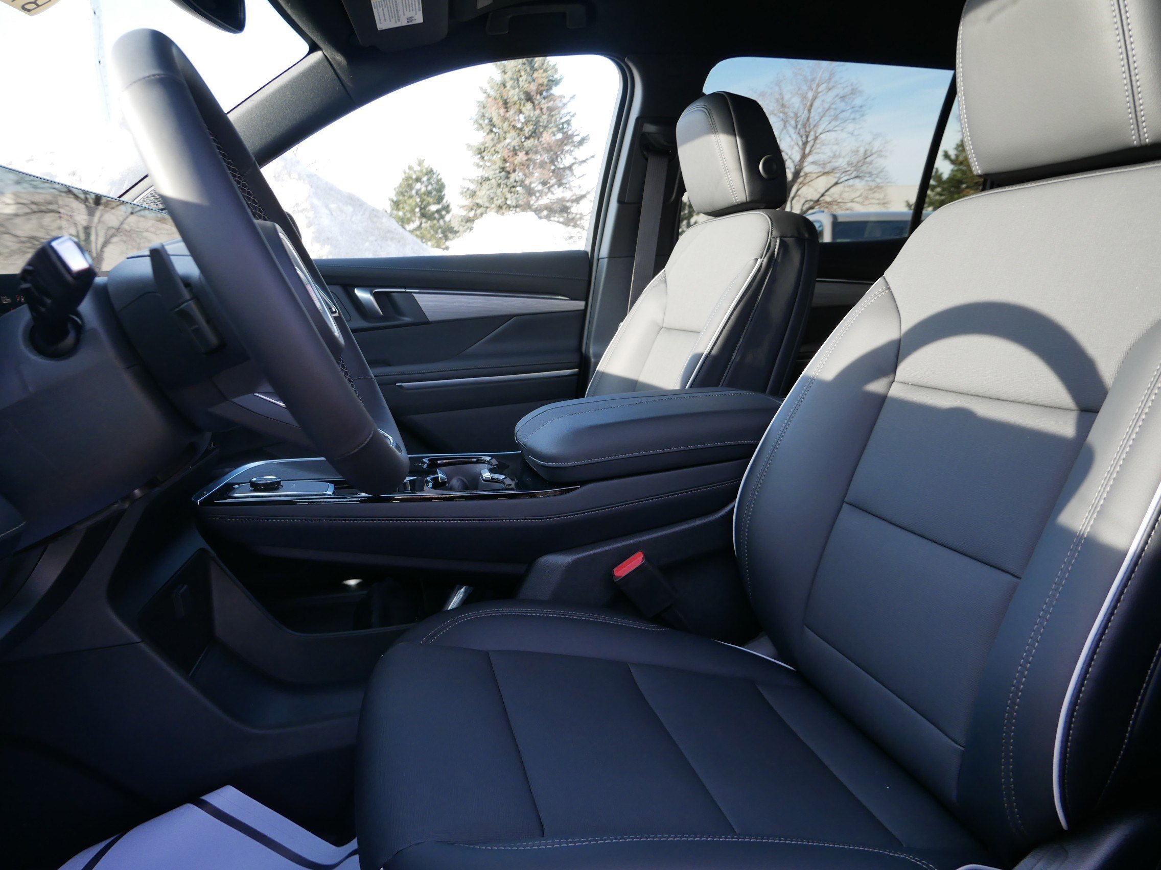 New 2026 Buick Enclave Preferred w/ LPO, Floor Liner Package AWD/4WD image 4