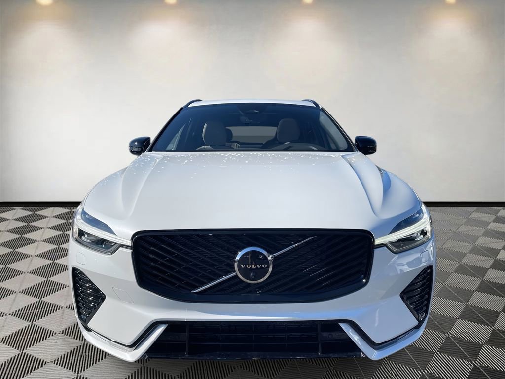 New 2026 Volvo XC60 B5 Plus w/ Climate Package image 8