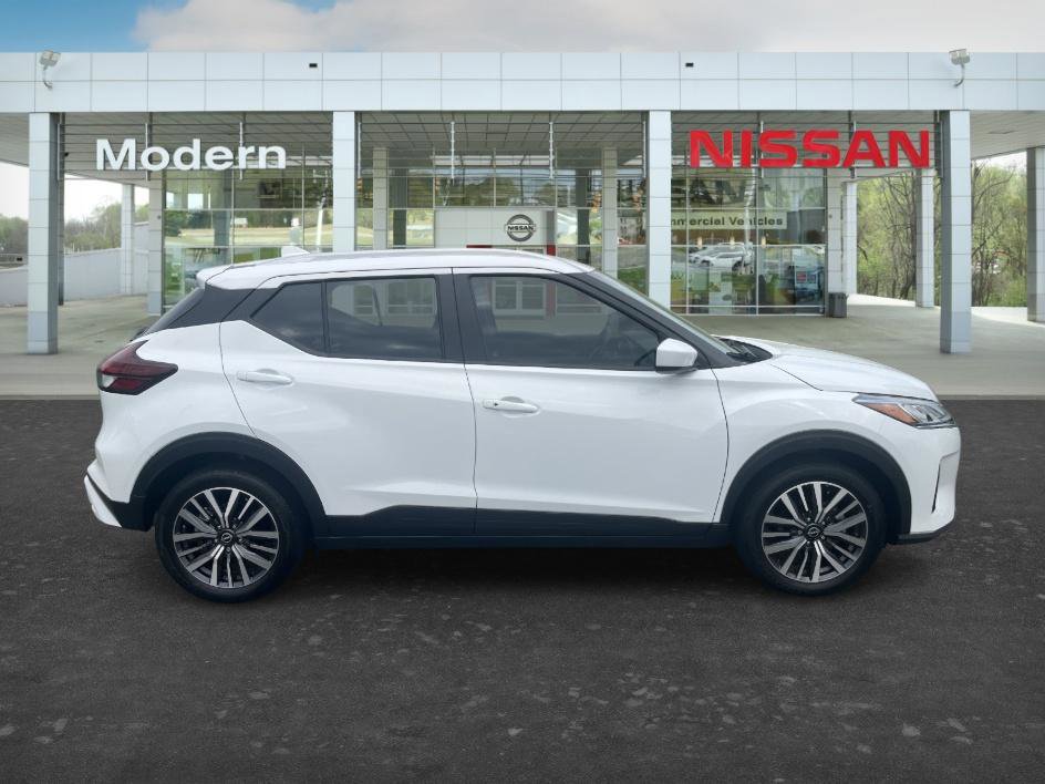 Certified 2024 Nissan Kicks SV image 6