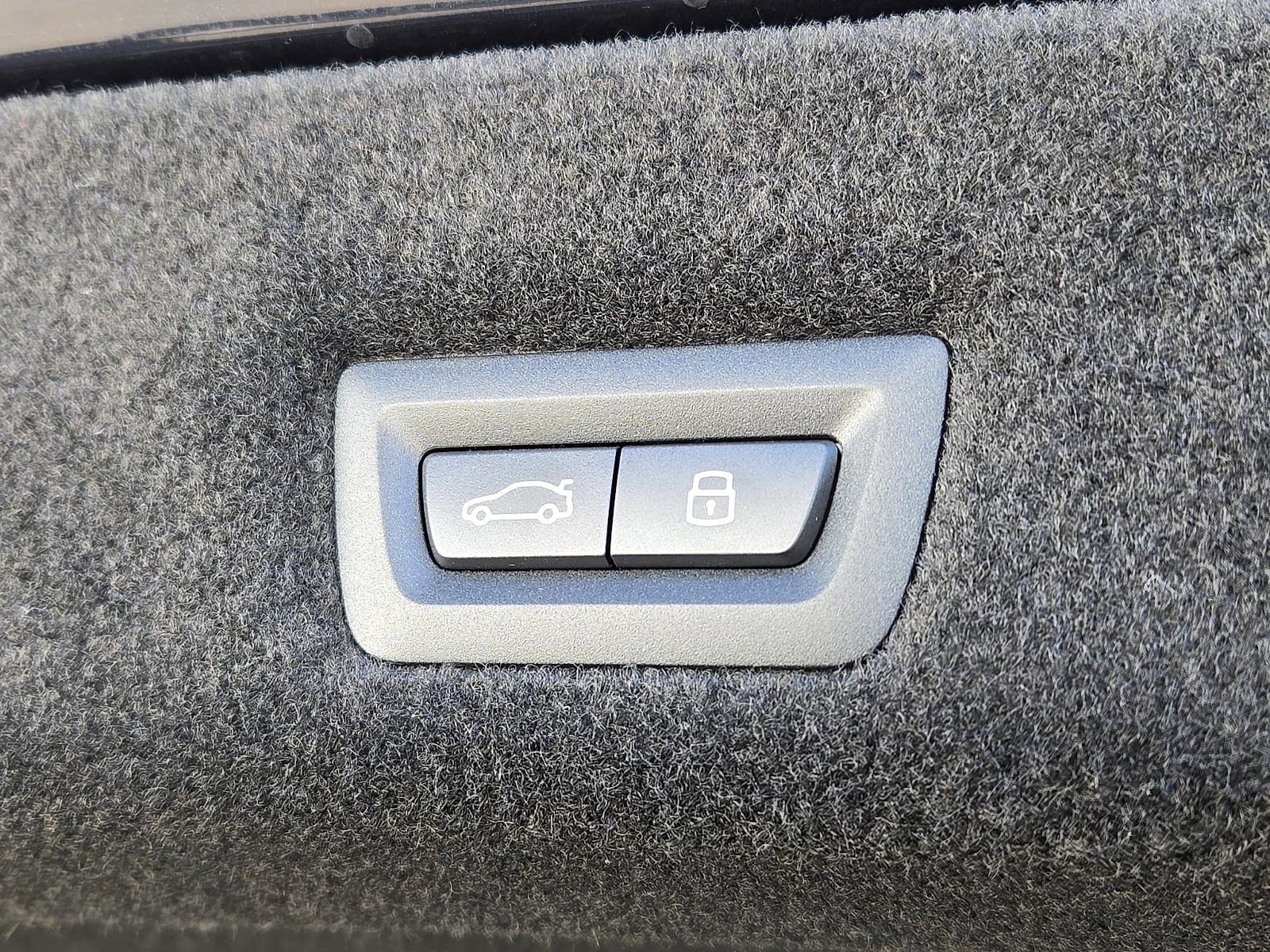 New 2026 BMW 750e xDrive AWD/4WD image 13