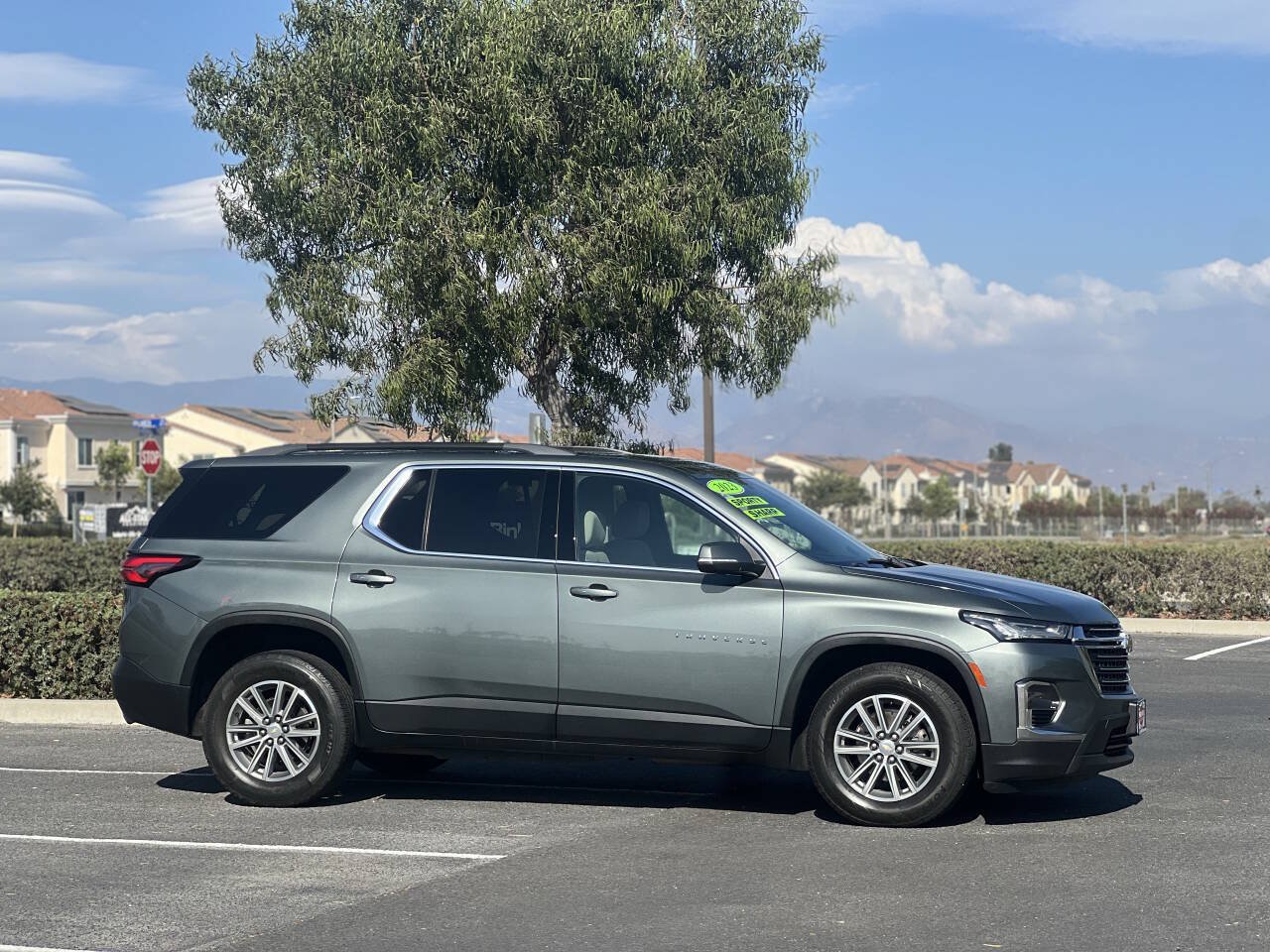 Used 2023 Chevrolet Traverse LT FWD image 5