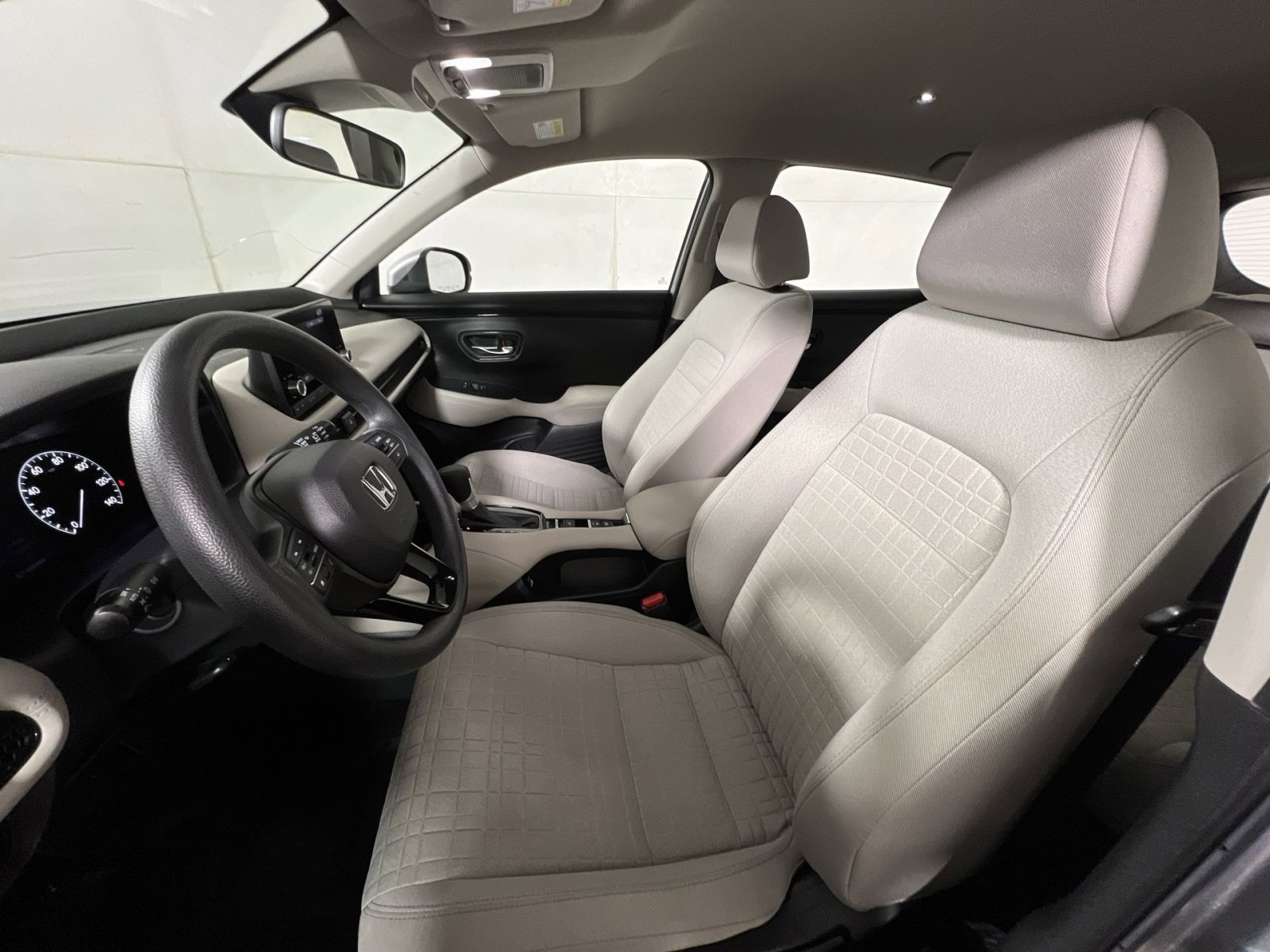 Used 2023 Honda HR-V LX image 12