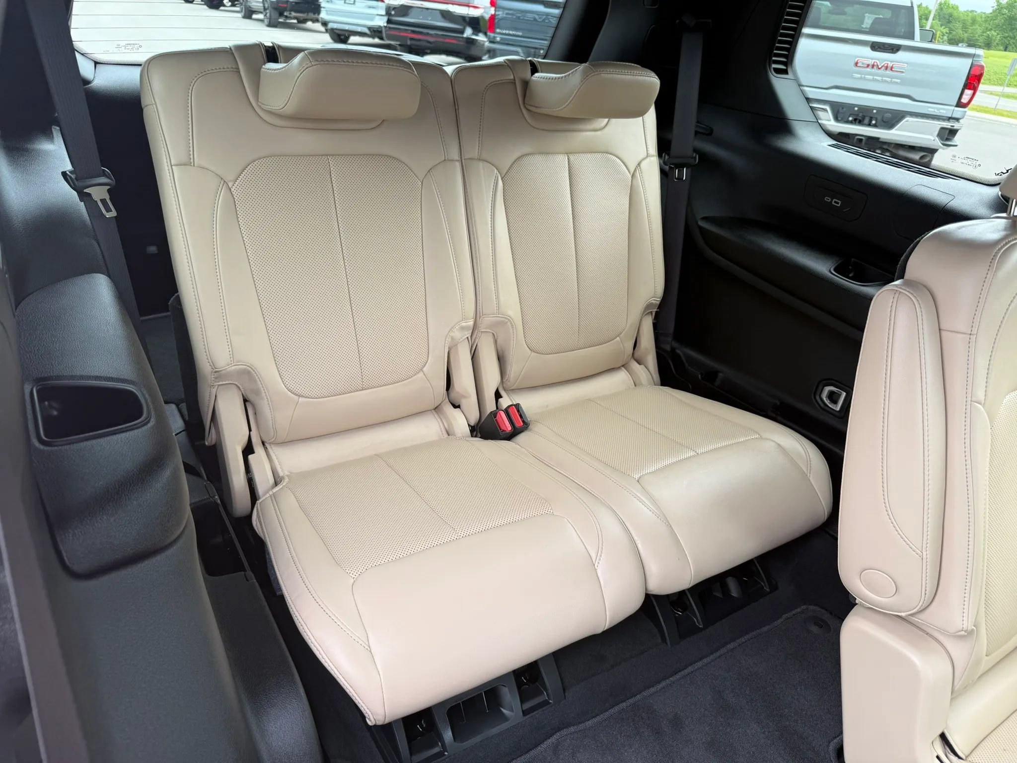 Used 2025 Jeep Grand Cherokee L Limited w/ Luxury Tech Group II AWD/4WD image 18