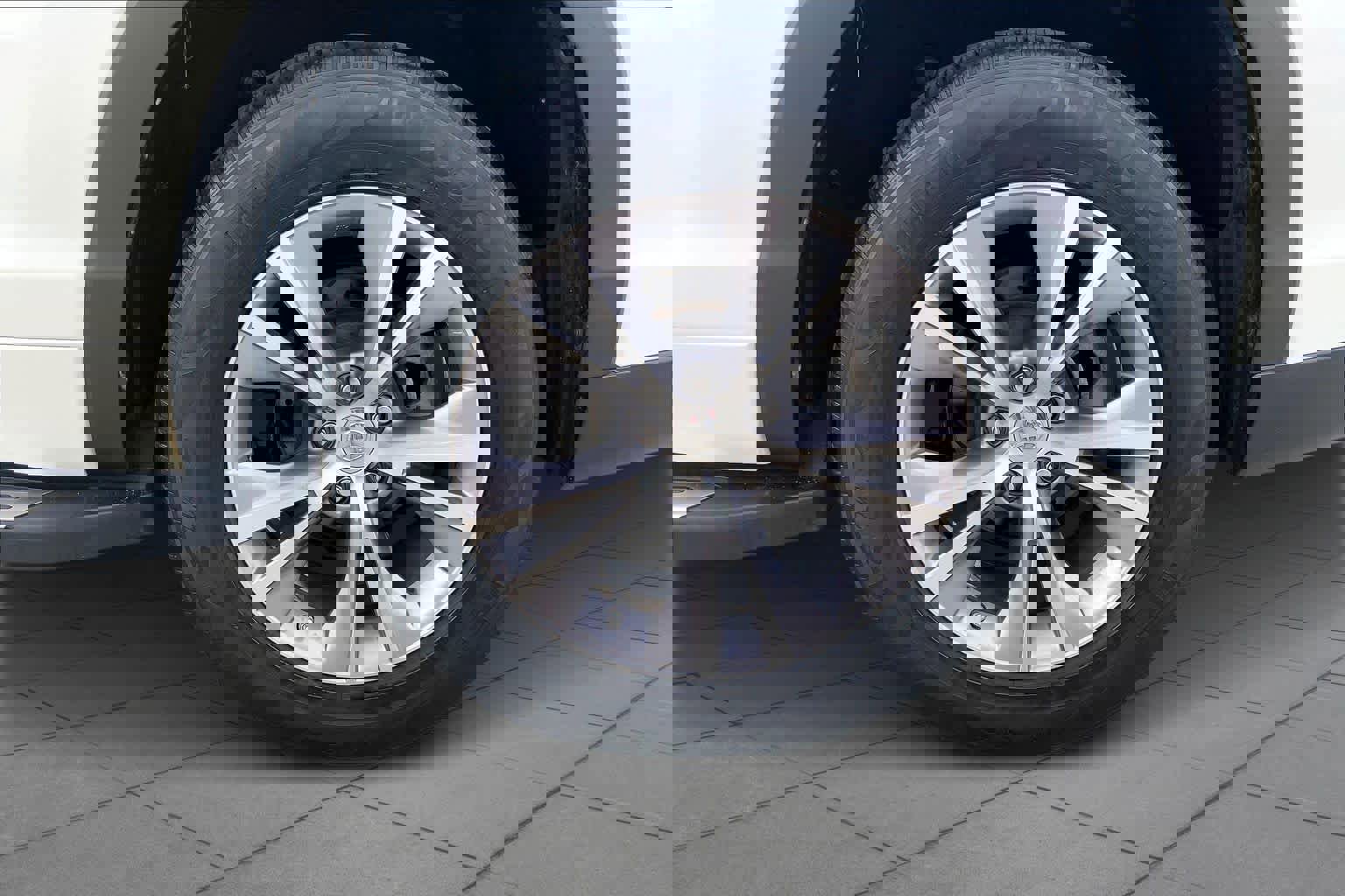 Used 2015 Toyota Highlander LE image 10