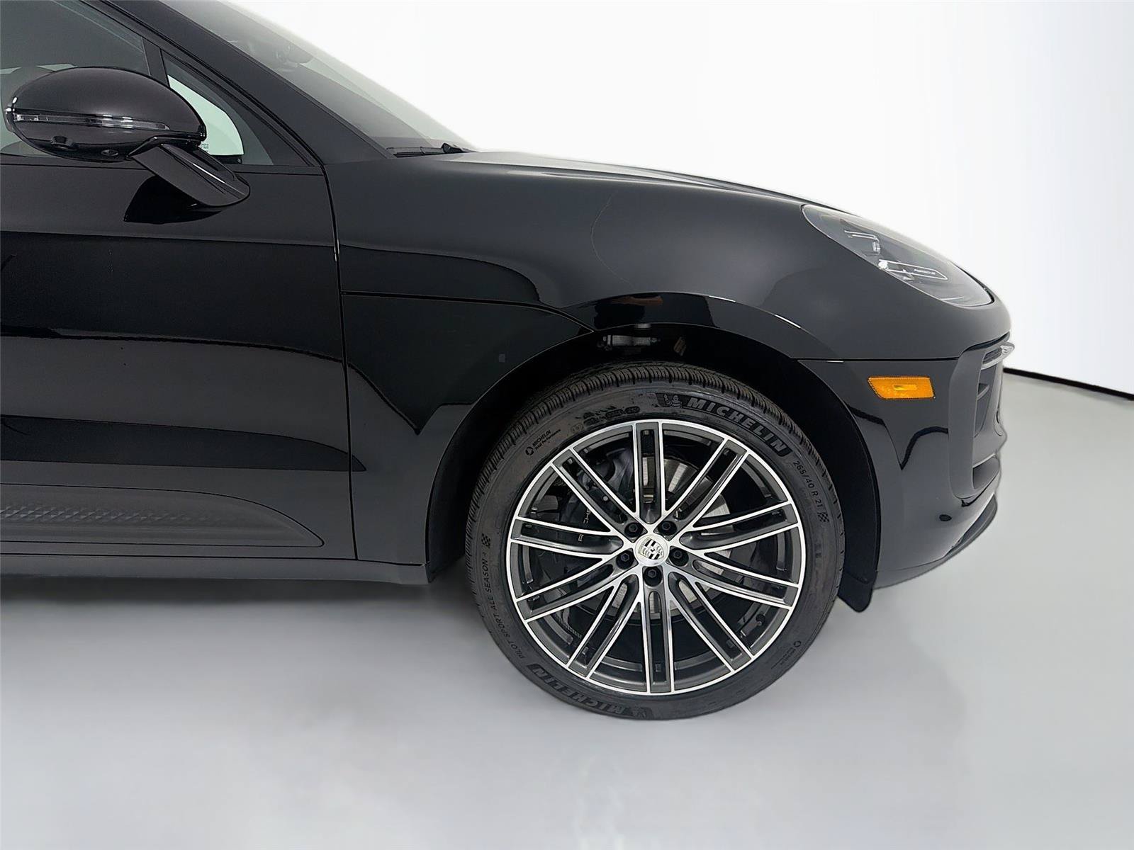 Certified 2026 Porsche Macan AWD/4WD image 29
