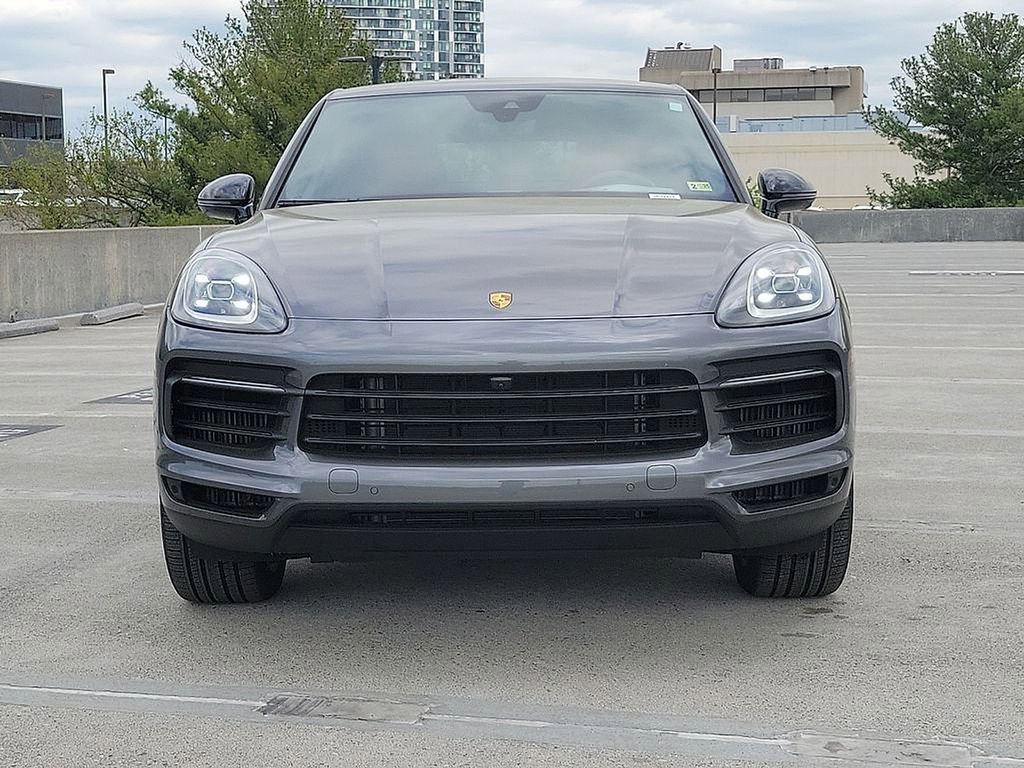 Used 2023 Porsche Cayenne Coupe image 2