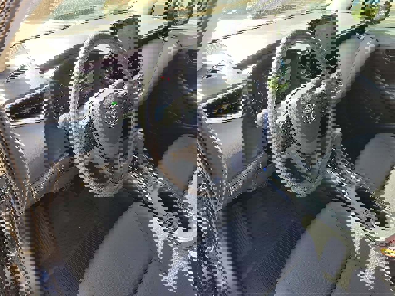 Used 2024 Toyota Corolla LE image 15