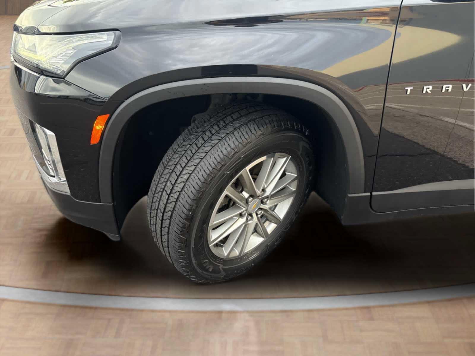 Used 2023 Chevrolet Traverse LT FWD image 33
