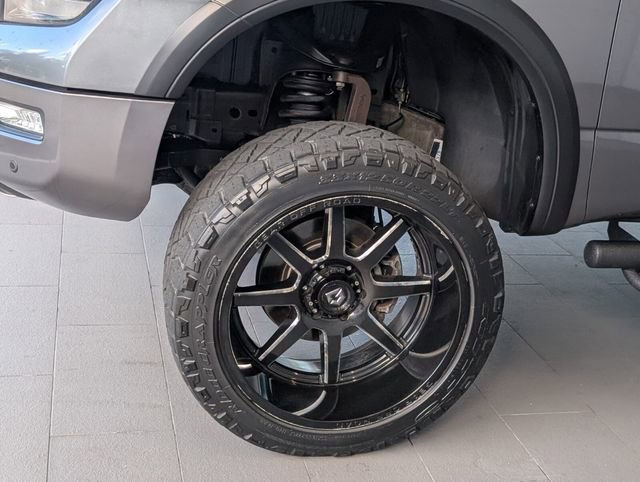 Used 2021 Nissan Titan PRO-4X w/ Pro-4x Convenience Package image 4