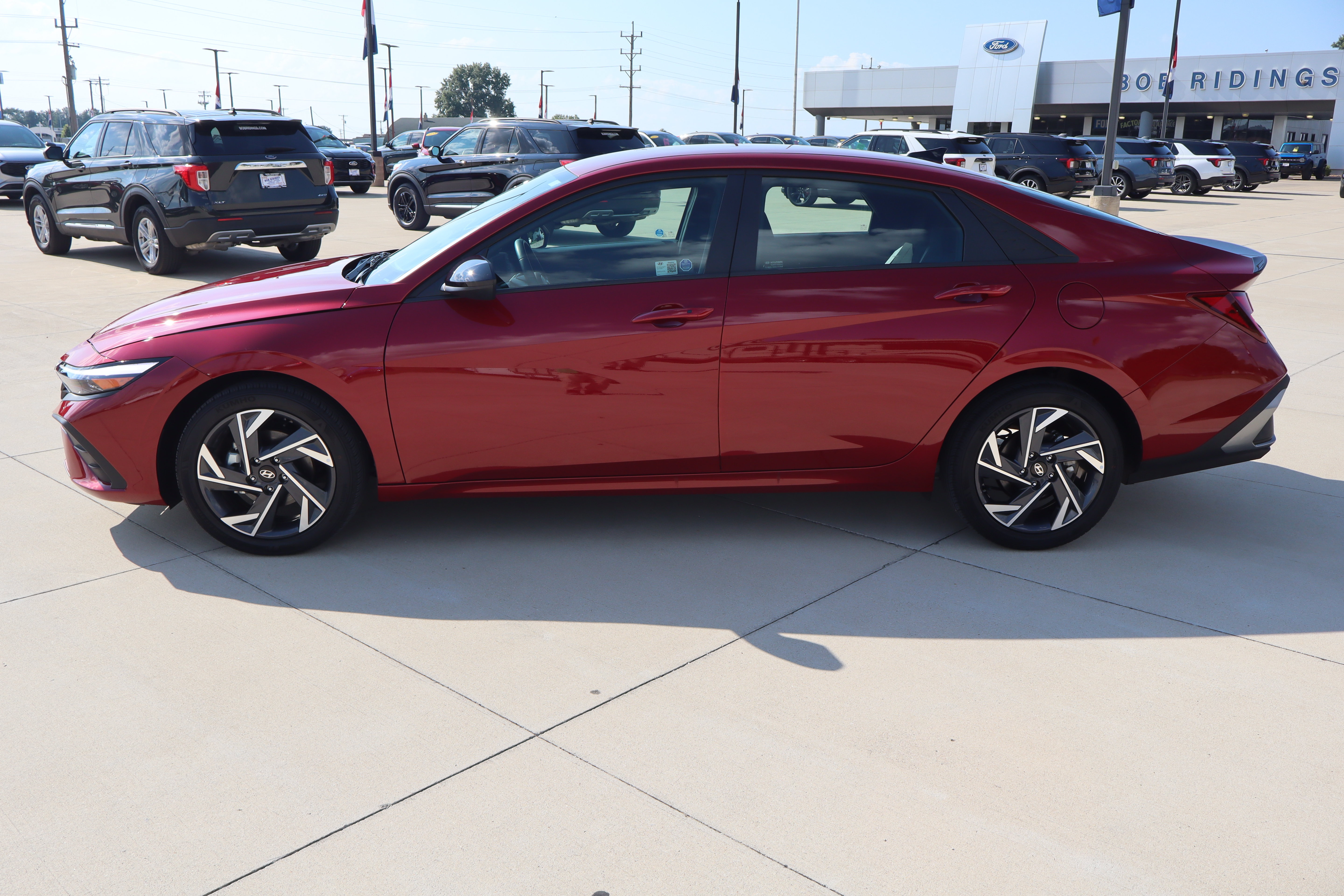 Used 2025 Hyundai Elantra Sport FWD image 8