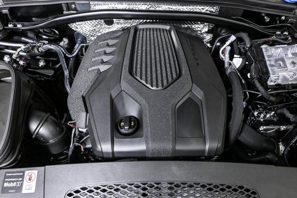 Certified 2026 Porsche Macan image 37