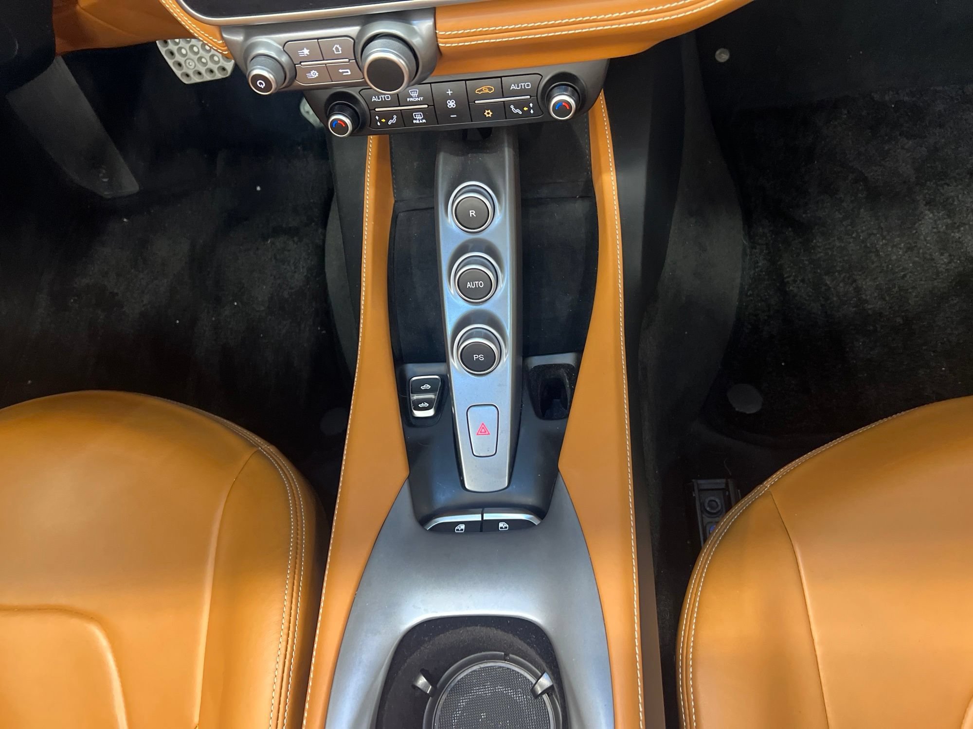Used 2019 Ferrari Portofino RWD image 11