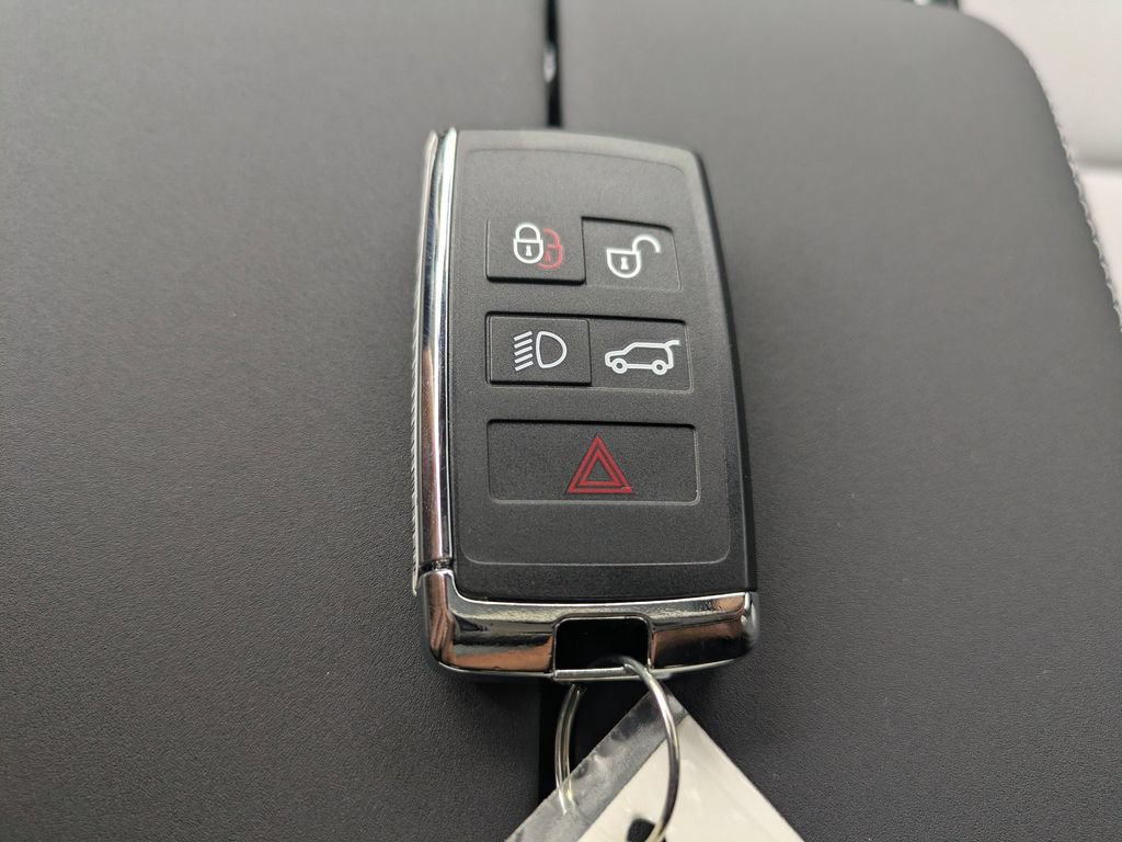 New 2026 Land Rover Range Rover Velar Belgravia AWD/4WD image 32