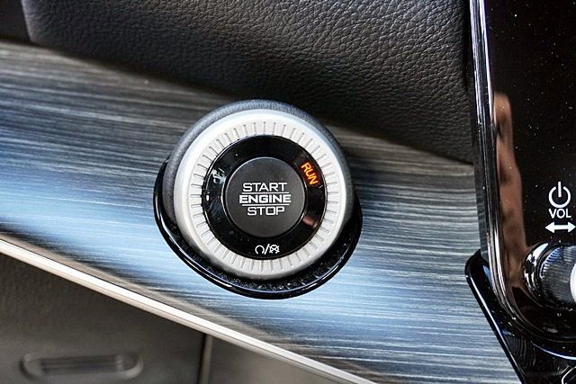 Used 2023 Jeep Wagoneer Series II w/ Premium Group I image 32