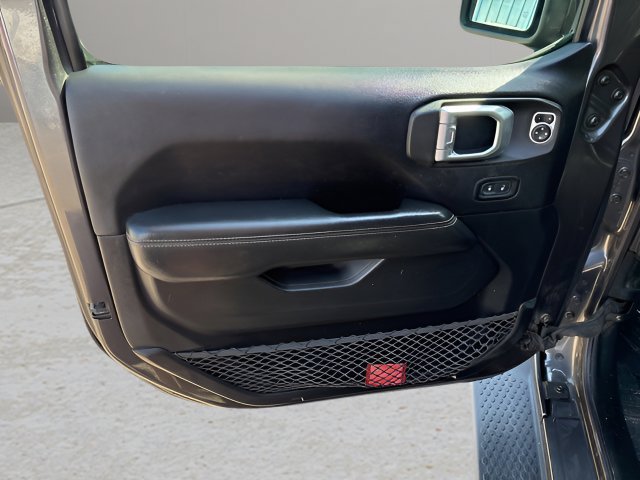 Used 2019 Jeep Wrangler Unlimited Sahara w/ Cold Weather Group AWD/4WD image 6