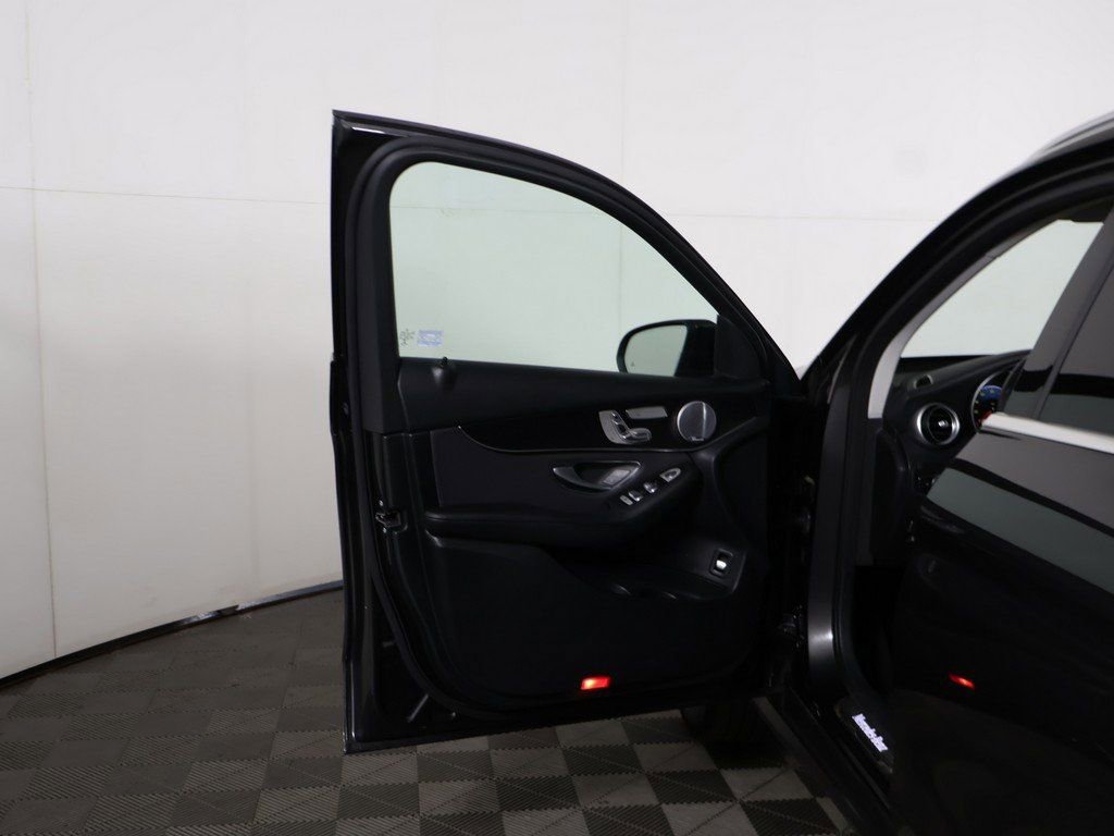 Used 2021 Mercedes-Benz GLC 300 4MATIC w/ Multimedia Package image 22