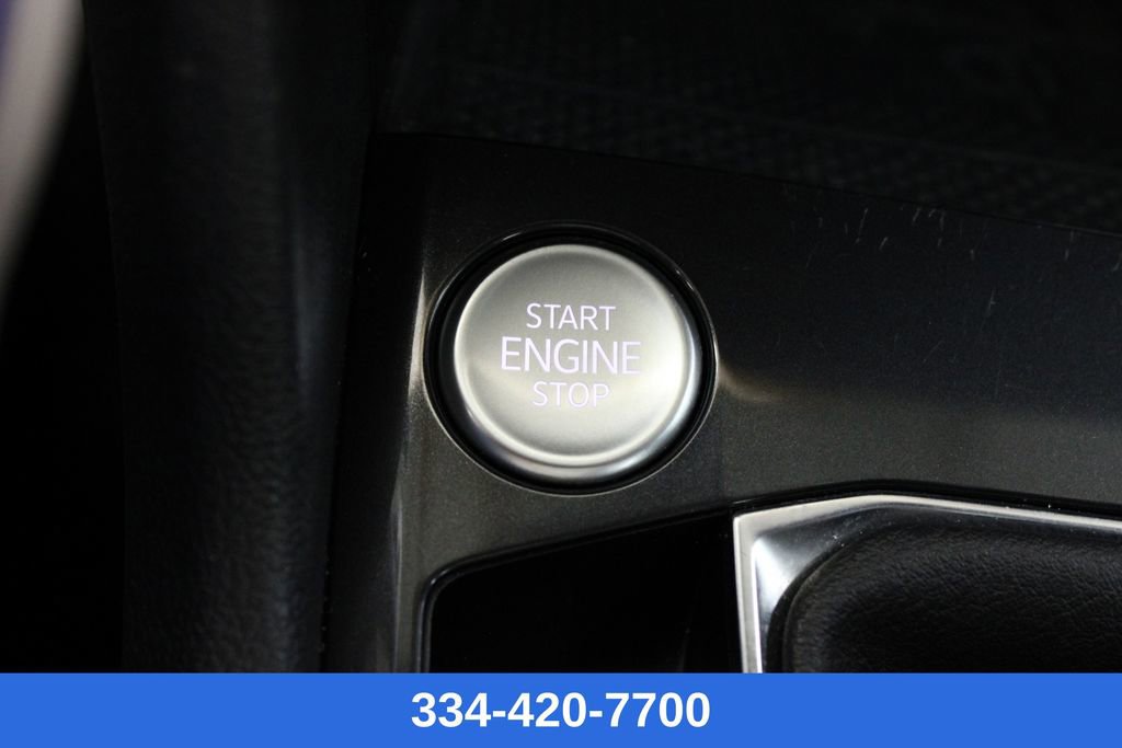 Certified 2022 Volkswagen Tiguan SEL R-Line image 11
