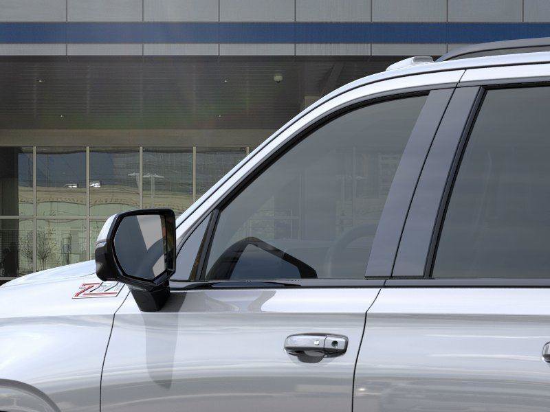 New 2026 Chevrolet Suburban Z71 w/ Comfort Package AWD/4WD image 12