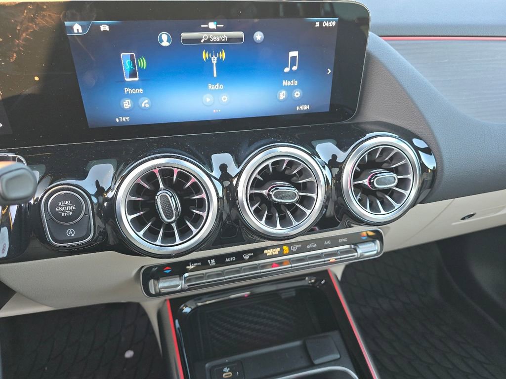 Certified 2026 Mercedes-Benz GLA 250 4MATIC image 34