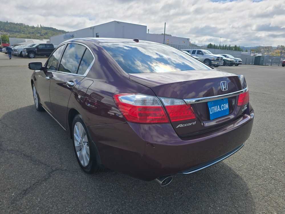 Used 2015 Honda Accord Touring image 3