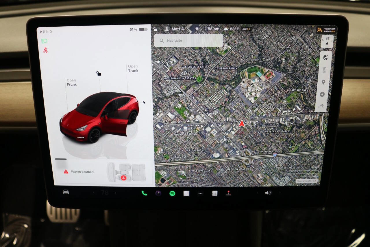 Used 2023 Tesla Model Y Performance image 25