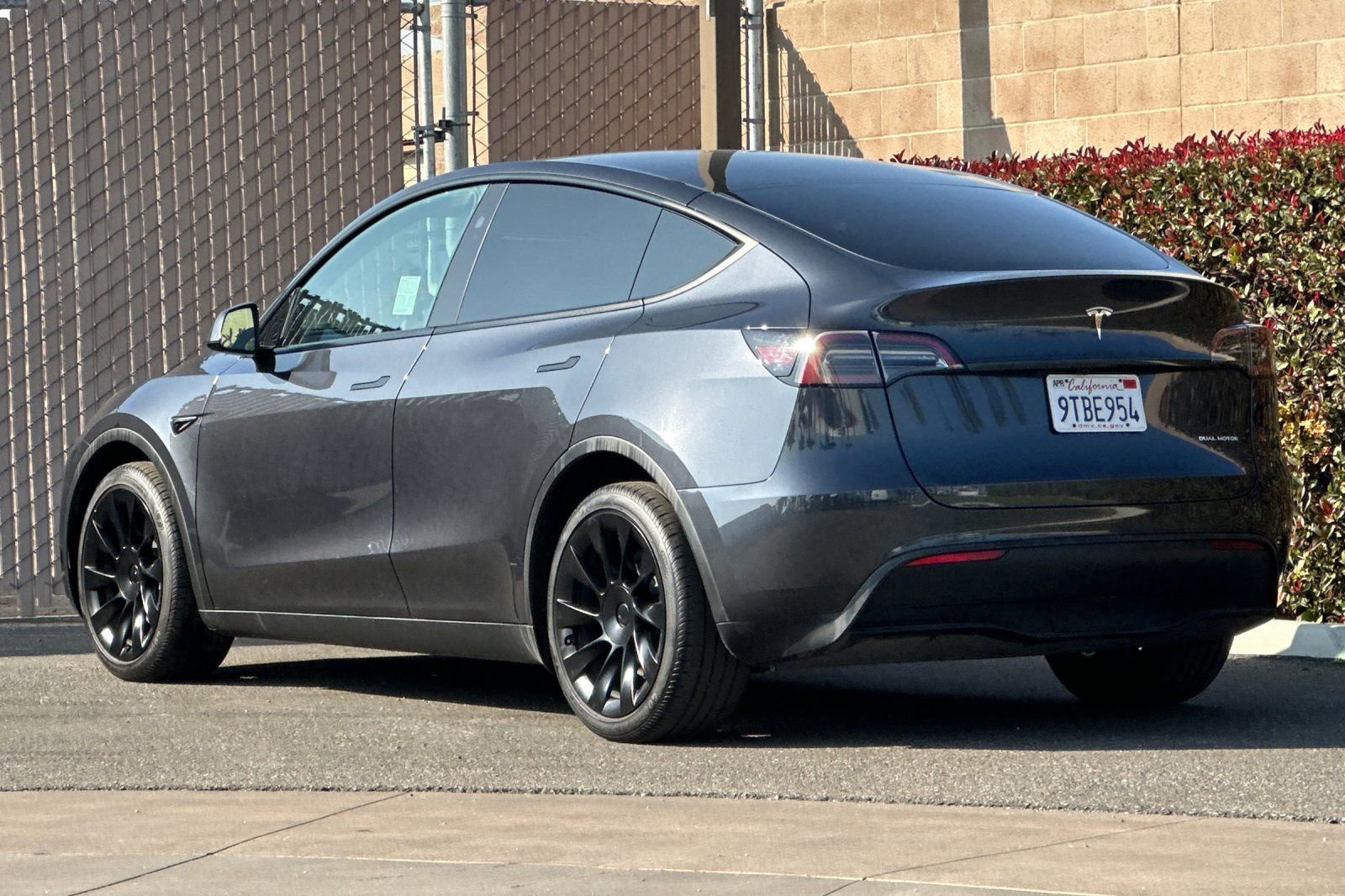 Used 2025 Tesla Model Y Long Range image 6