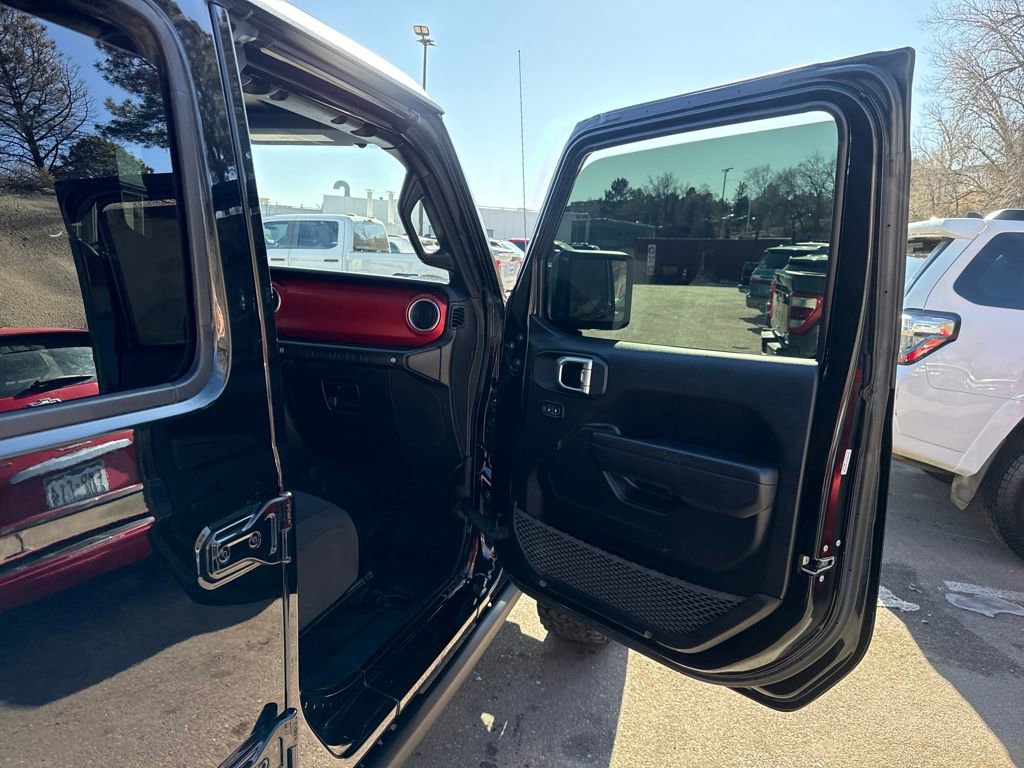 Used 2023 Jeep Wrangler Unlimited Rubicon w/ Cold Weather Group image 27