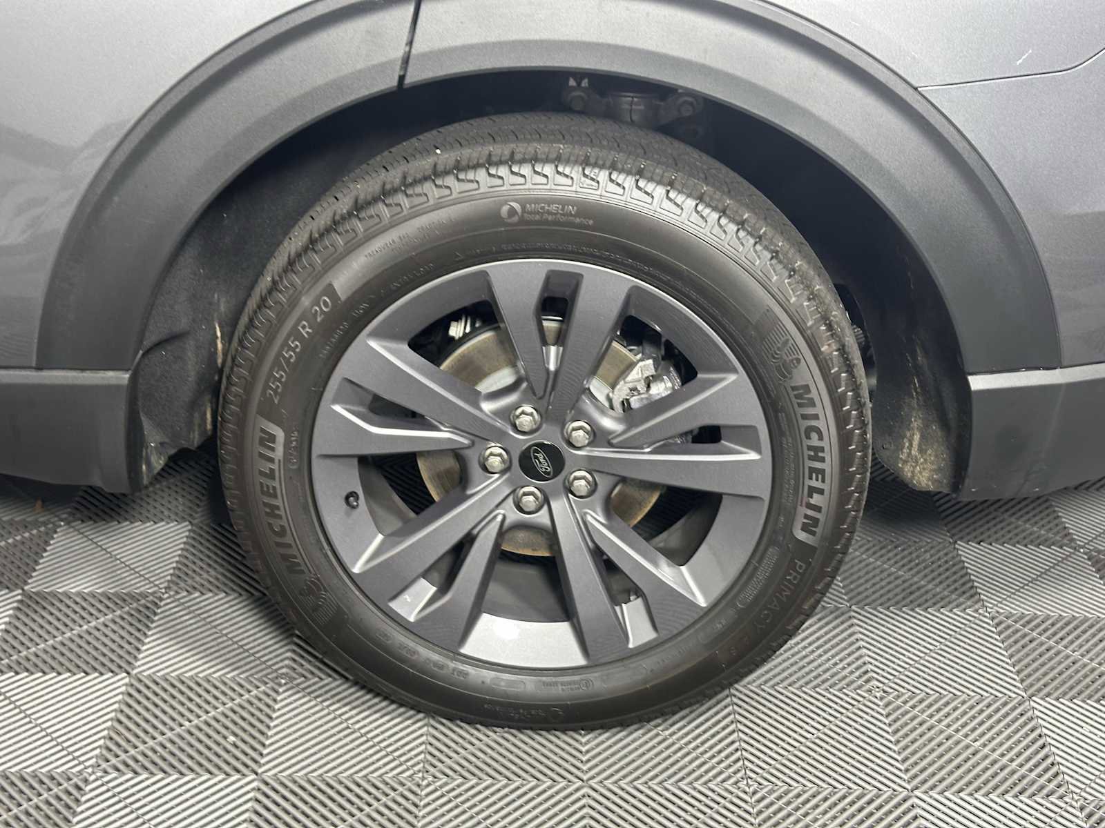 Used 2025 Ford Explorer Active w/ Active Comfort Package AWD/4WD image 18