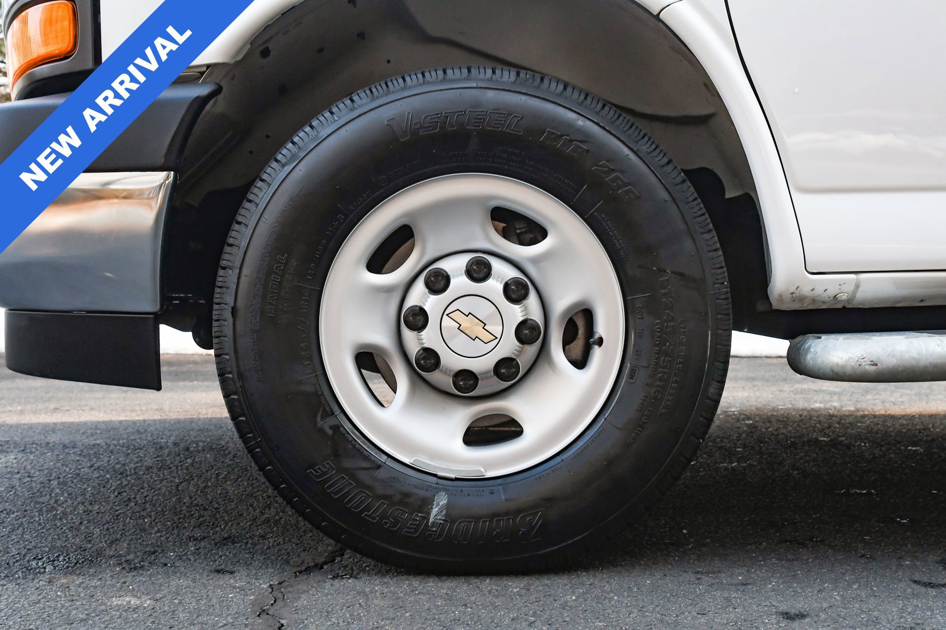 Used 2024 Chevrolet Express 2500 w/ Driver Convenience Package image 26