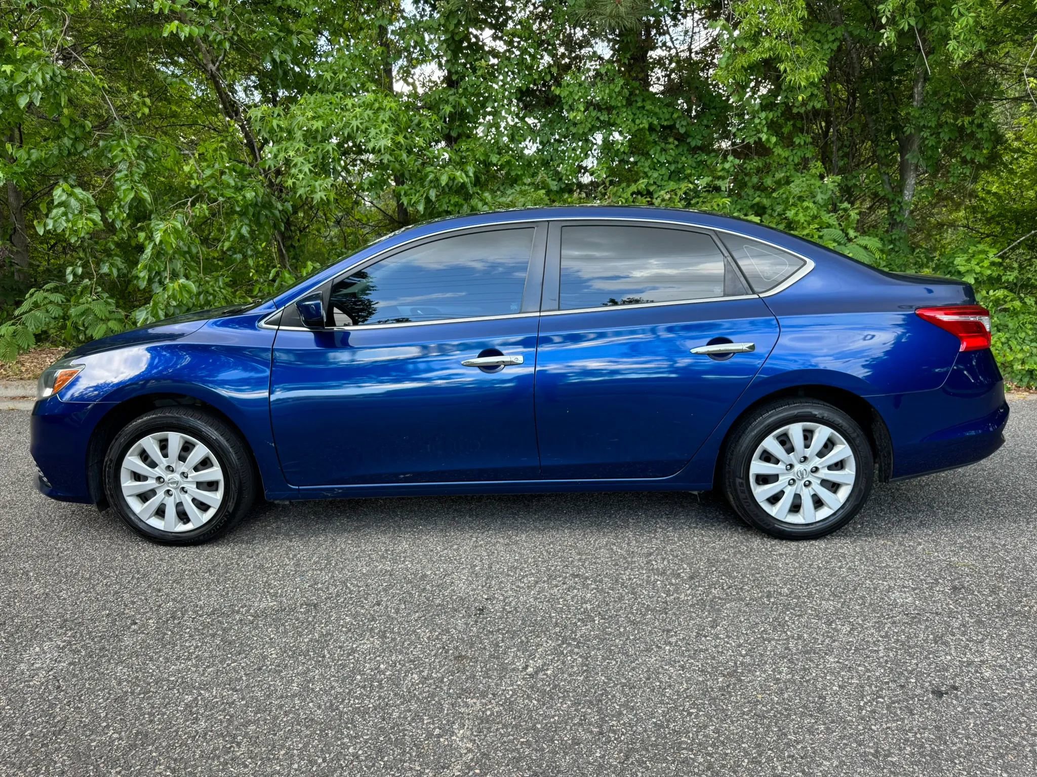 Used 2017 Nissan Sentra S FWD image 7