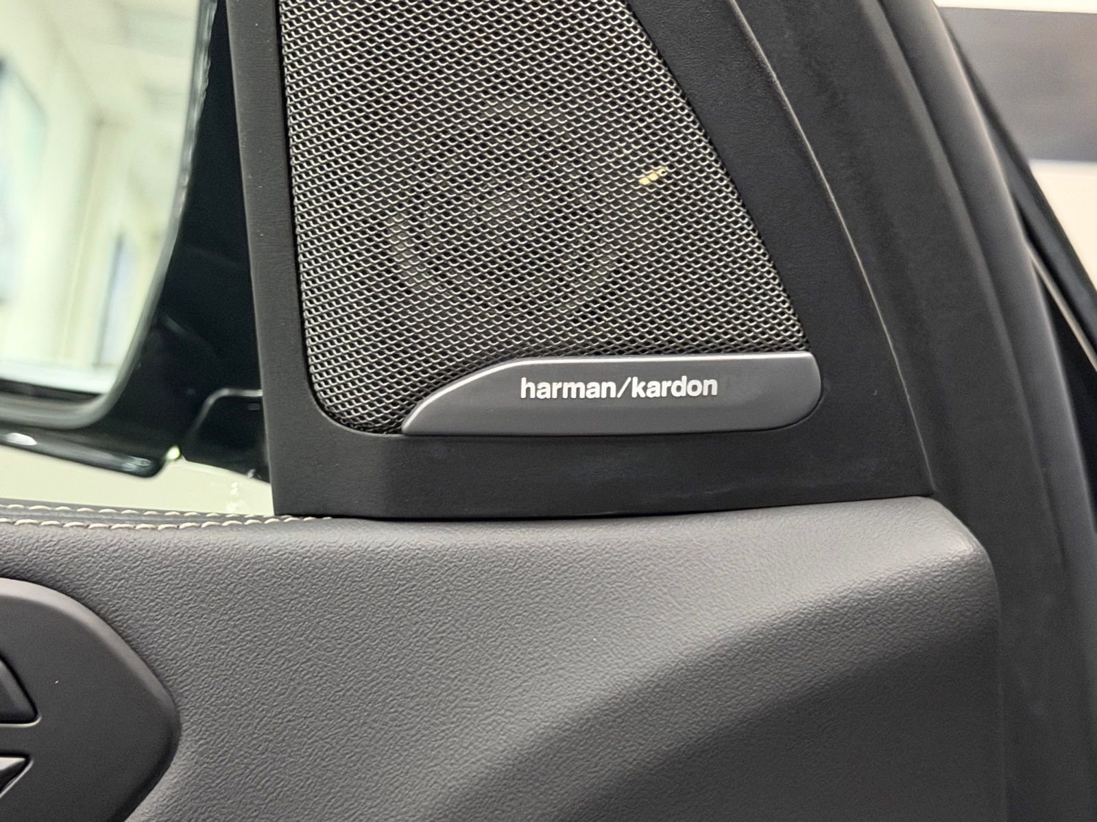 Used 2025 BMW X7 xDrive40i w/ Executive Package image 22