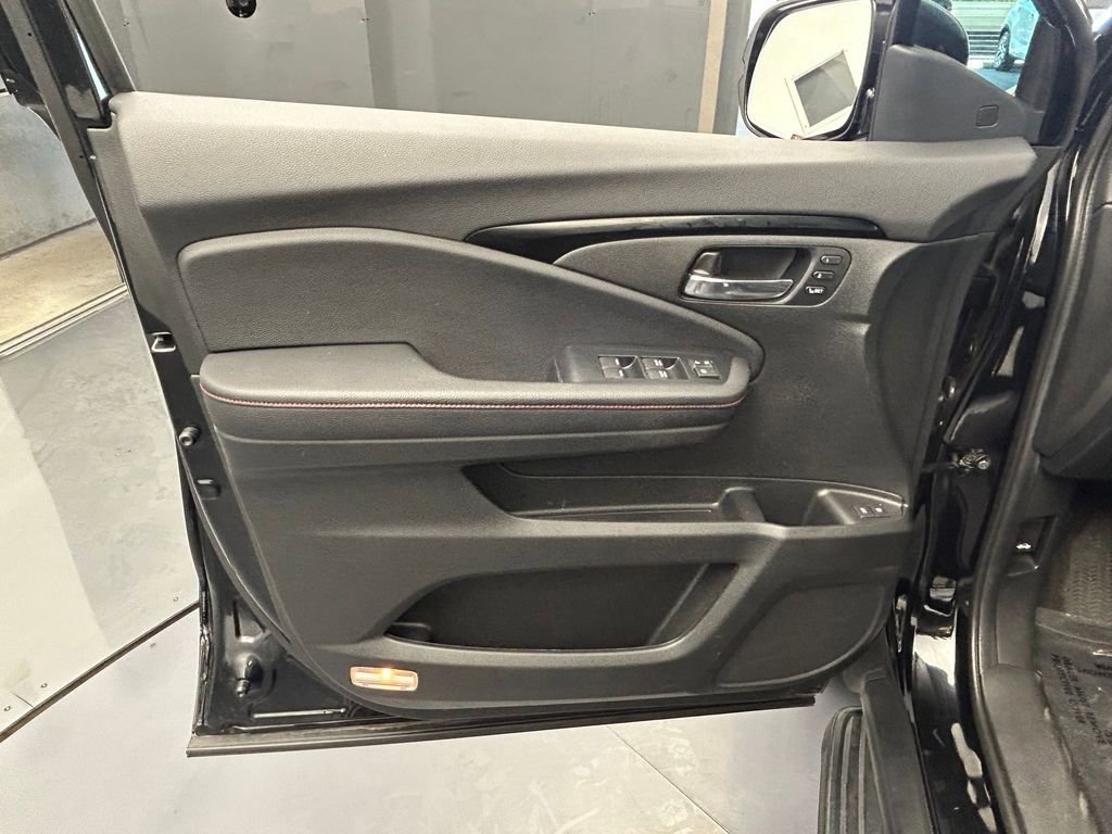 Used 2022 Honda Pilot Black Edition image 12