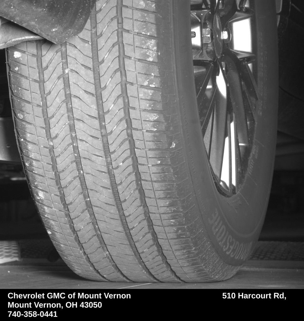 Used 2025 Chevrolet Traverse LT FWD image 19