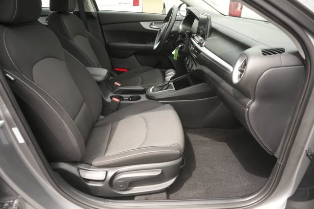 Used 2024 Kia Forte LXS w/ LXS Technology Package image 18