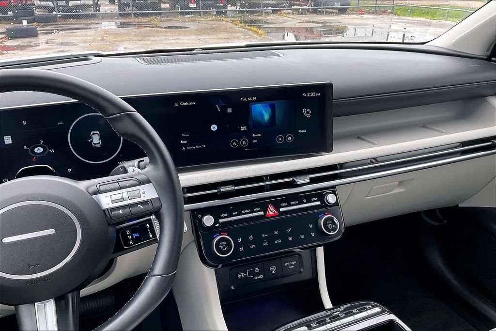 Used 2025 Hyundai Tucson Limited FWD image 9