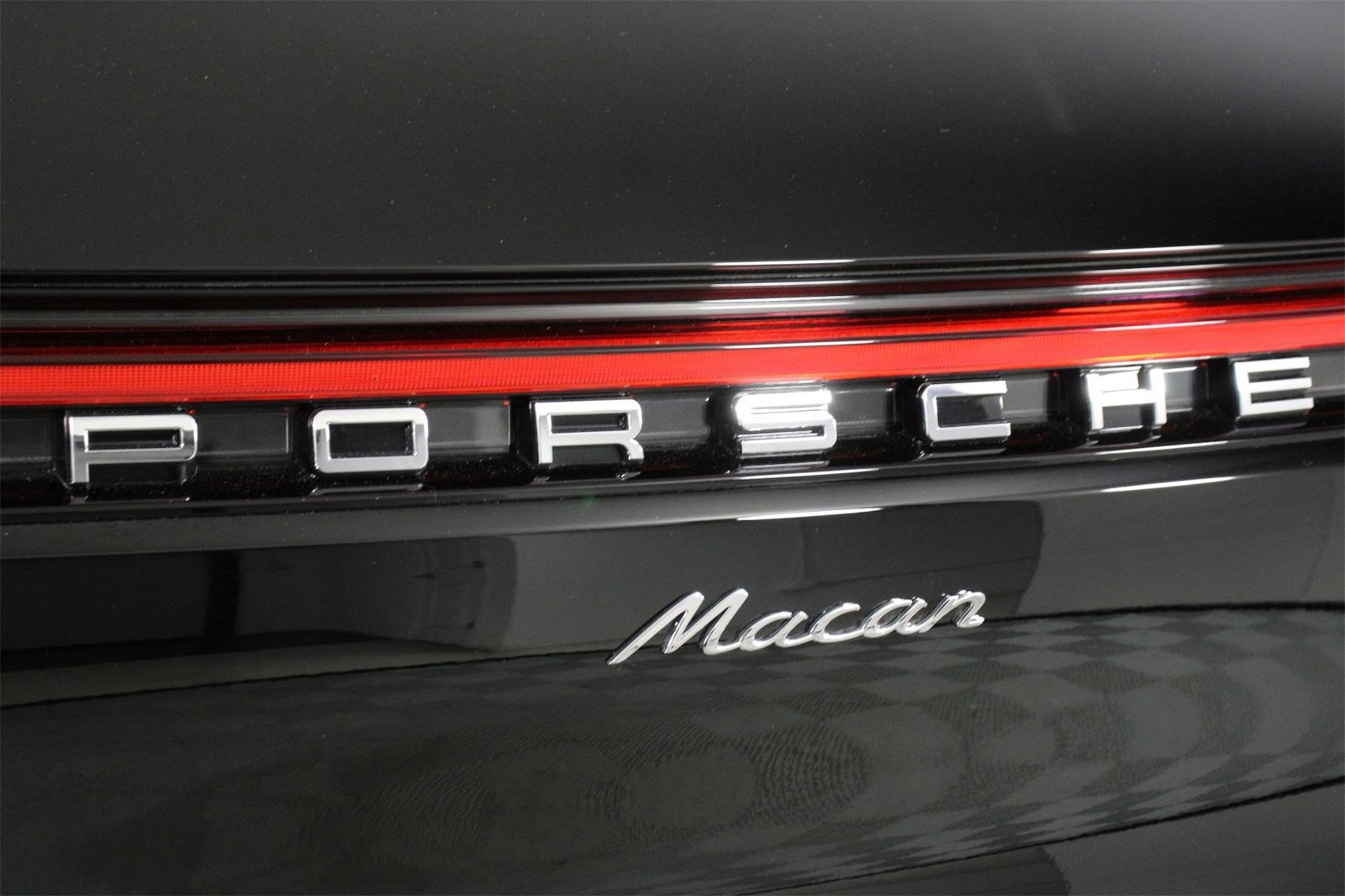 Used 2025 Porsche Macan image 22