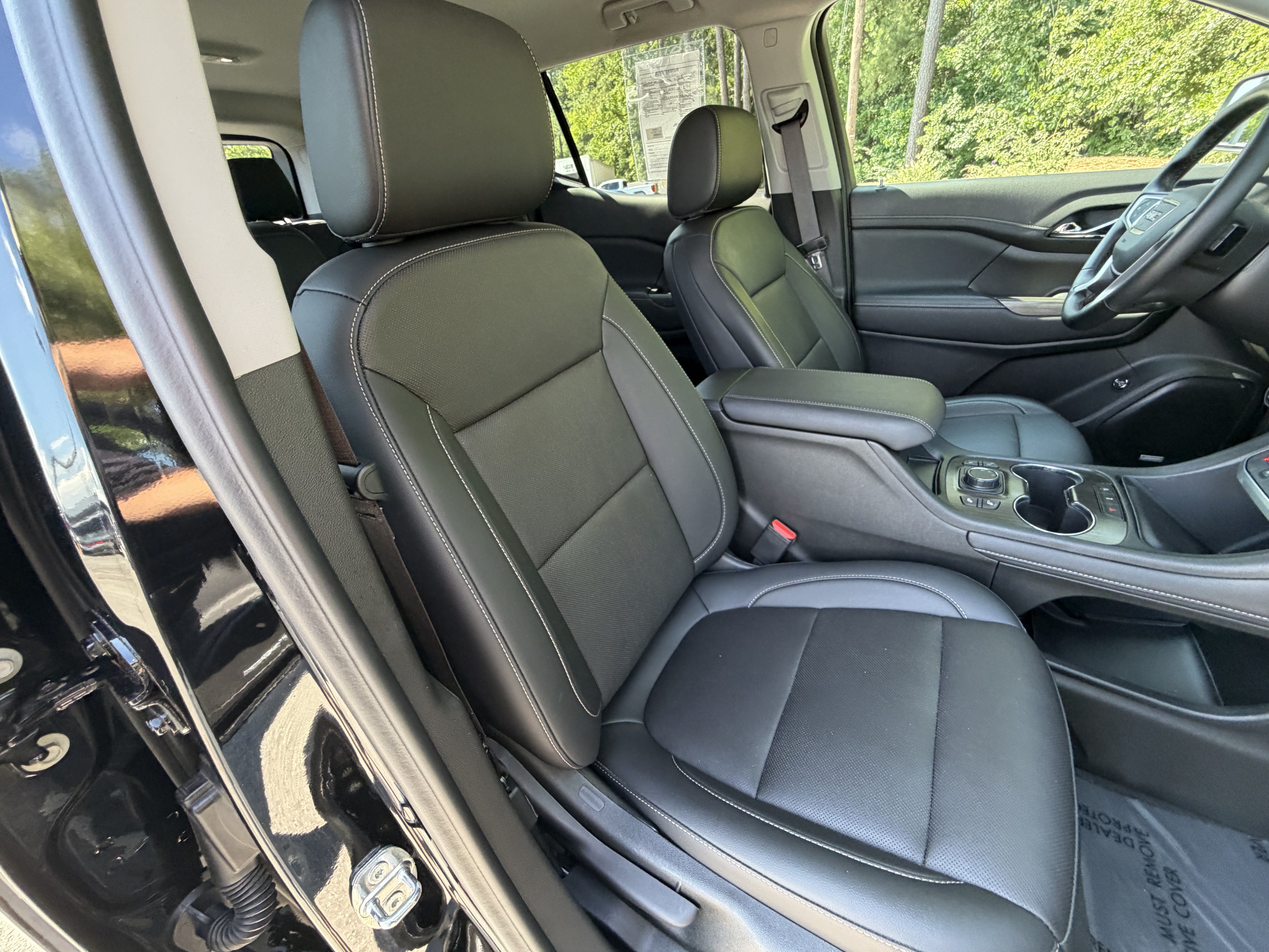 Used 2023 GMC Acadia SLT FWD image 18