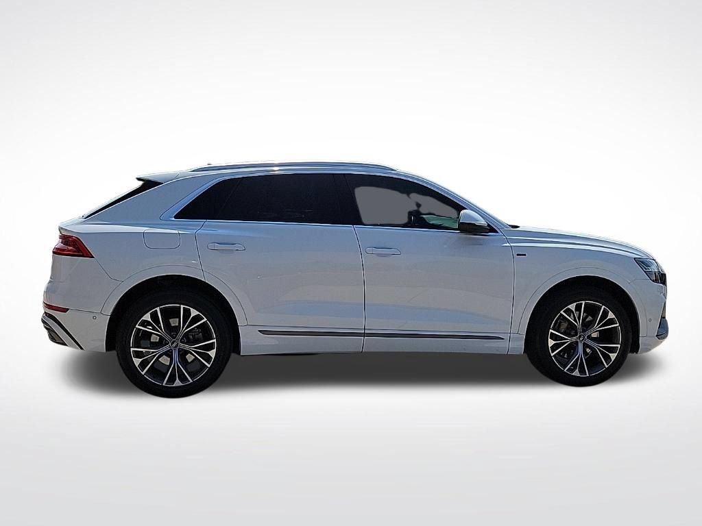 Used 2021 Audi Q8 Premium Plus w/ Premium Plus Package AWD/4WD image 5