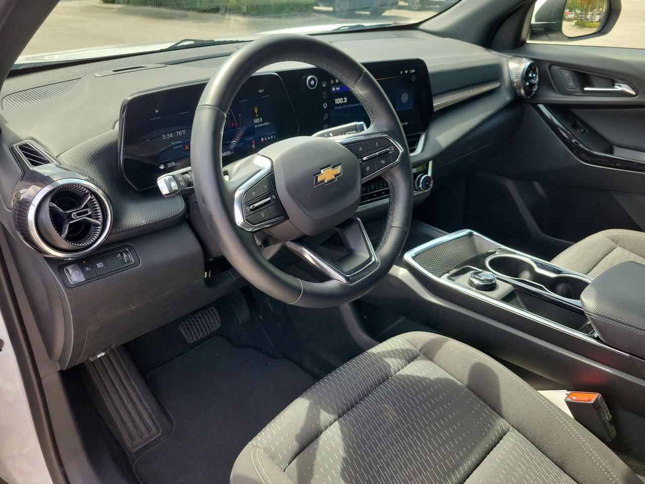 Used 2026 Chevrolet Equinox LT FWD image 14